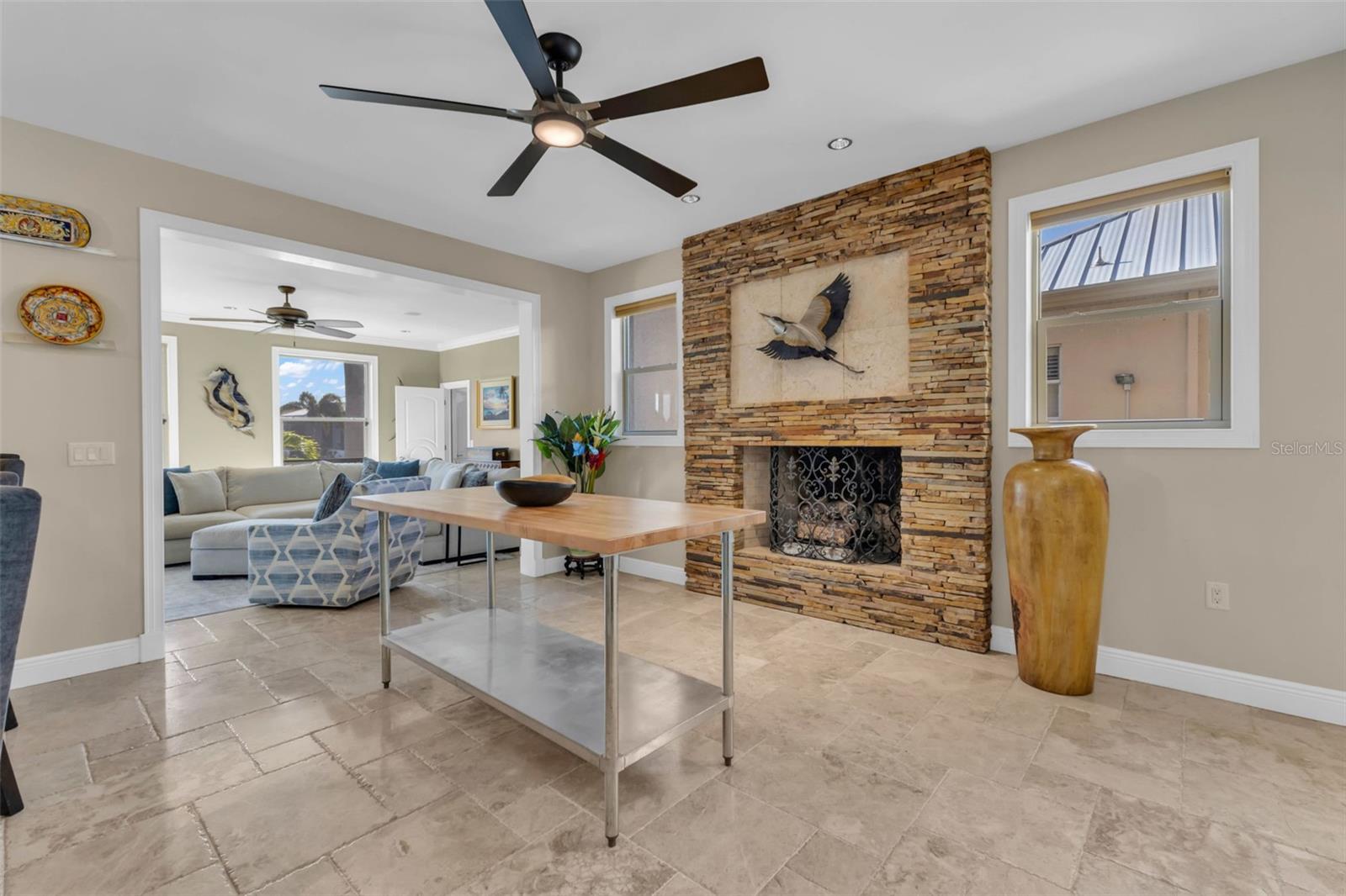 44 COLONY POINT DR