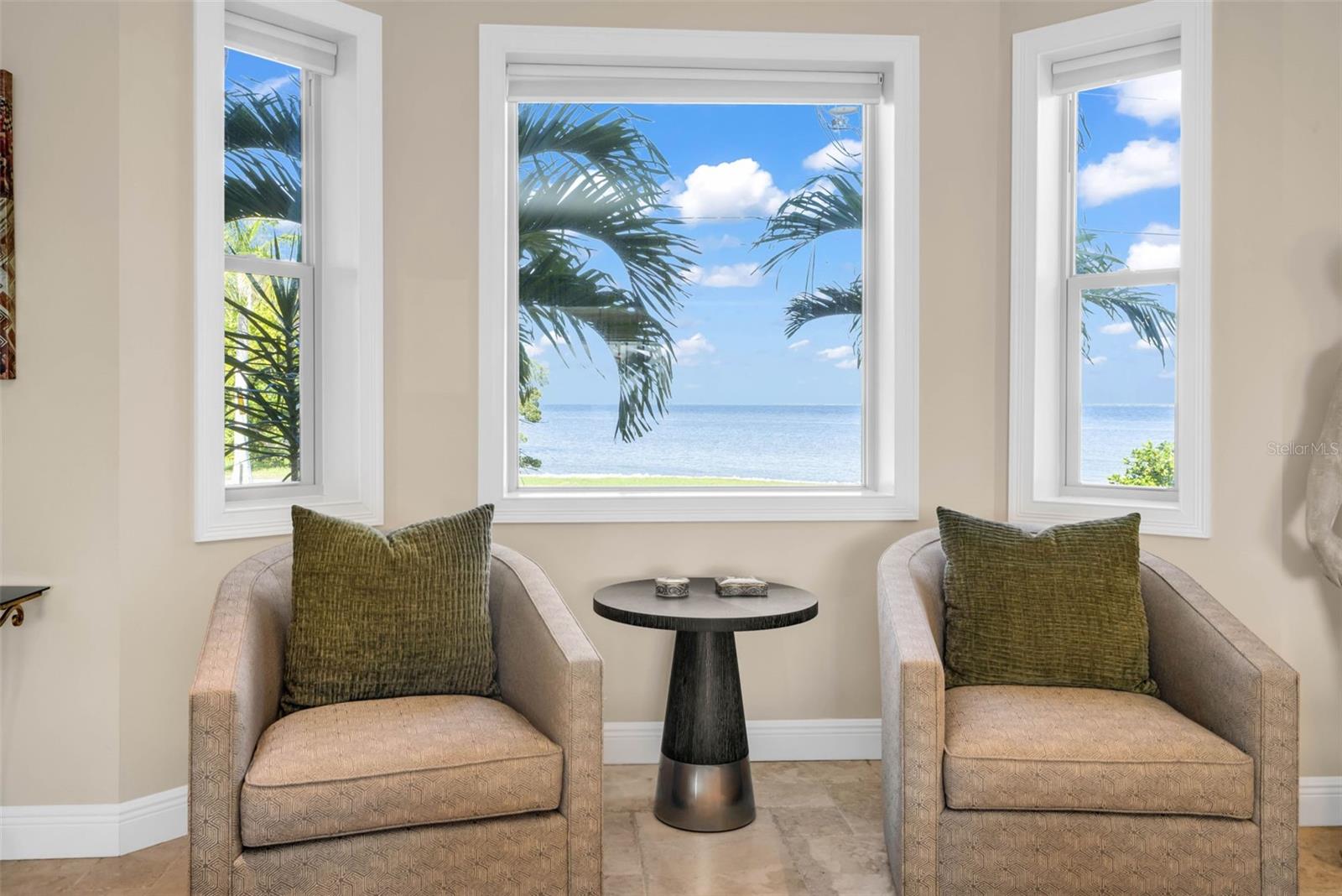 44 COLONY POINT DR