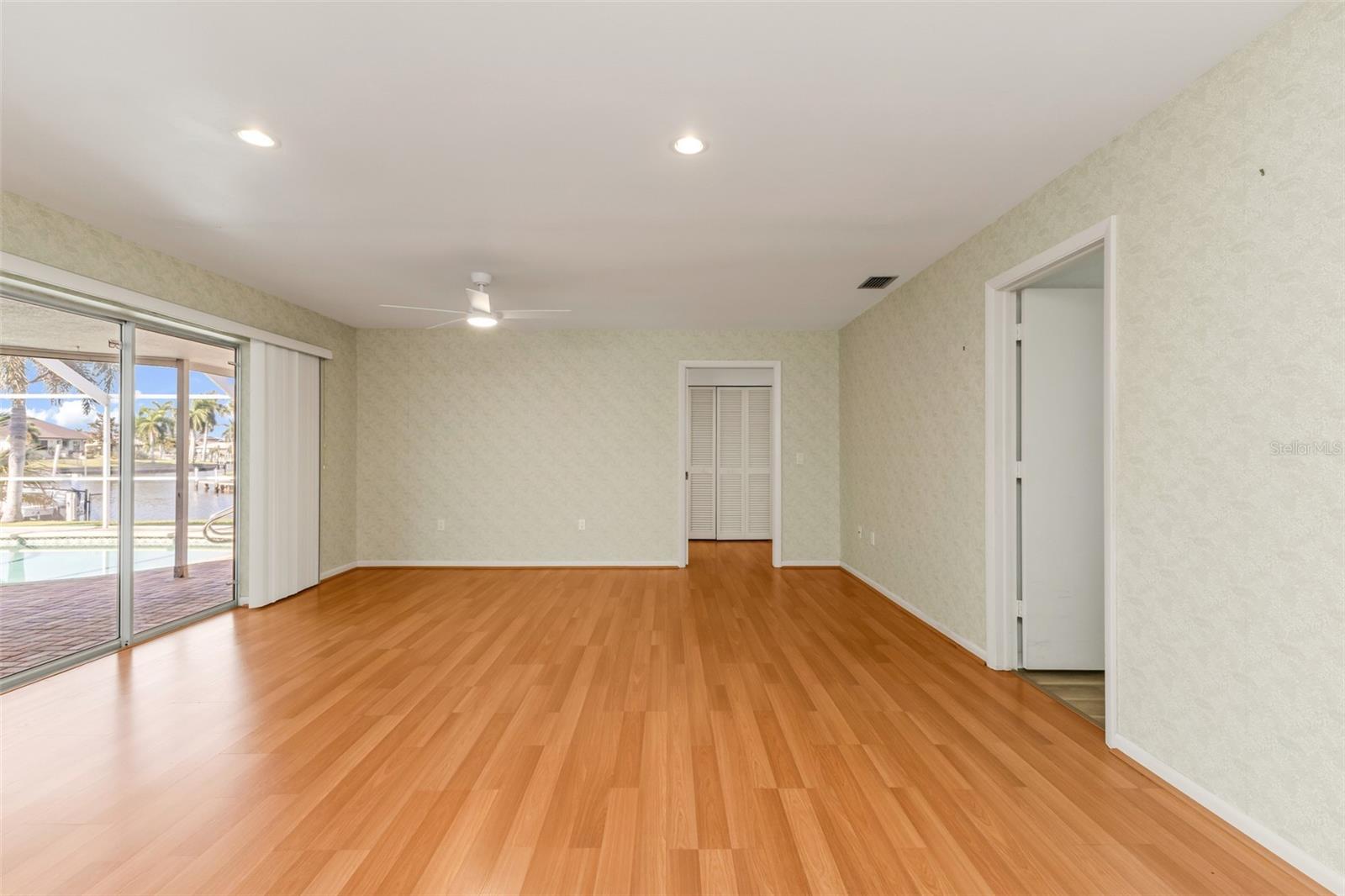 113 HIBISCUS DR