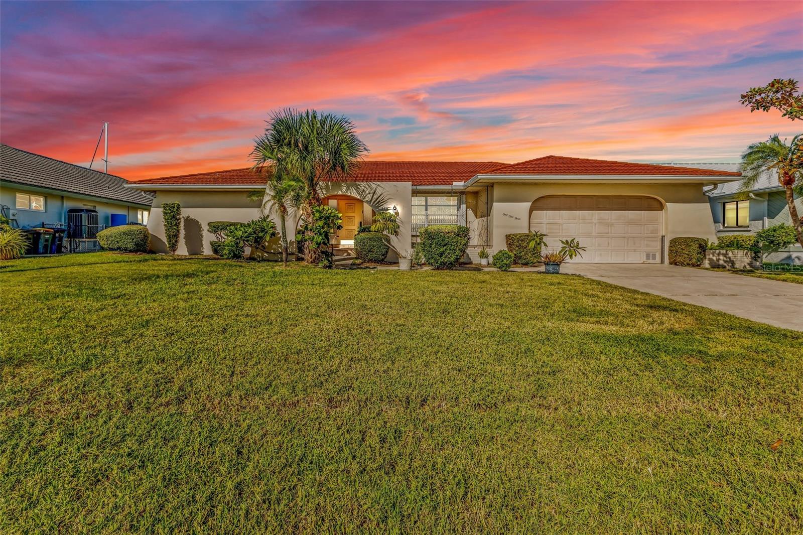 113 HIBISCUS DR