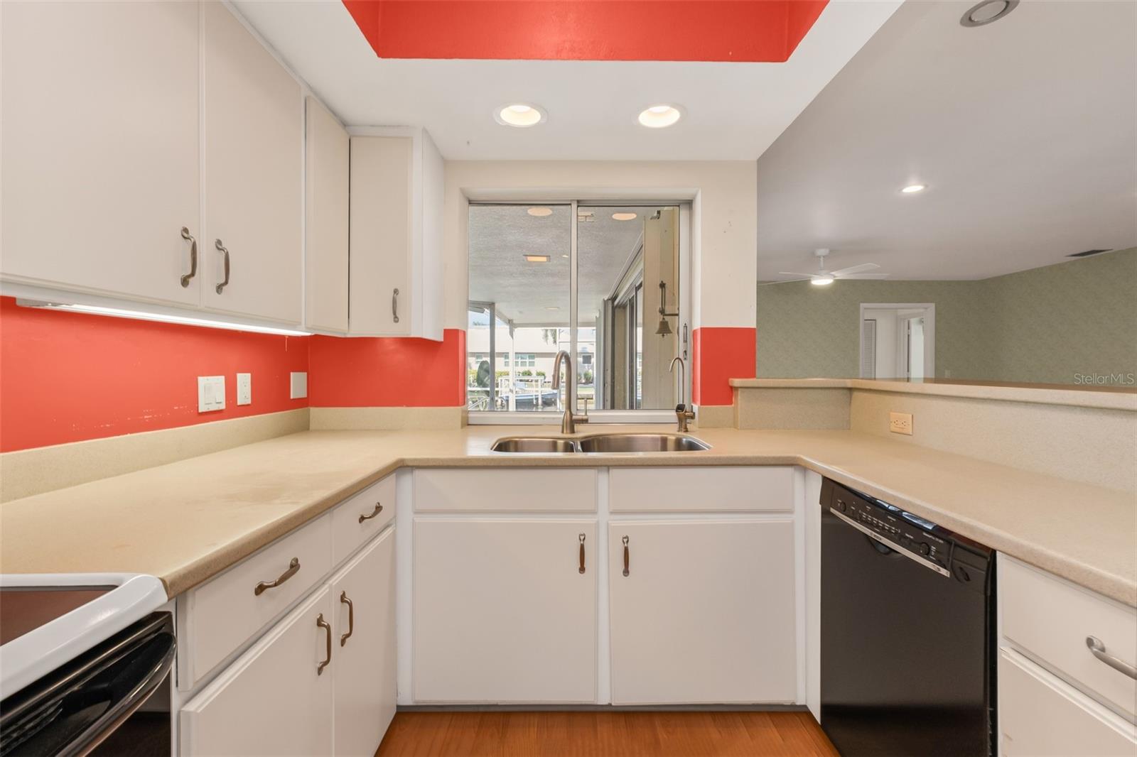 113 HIBISCUS DR