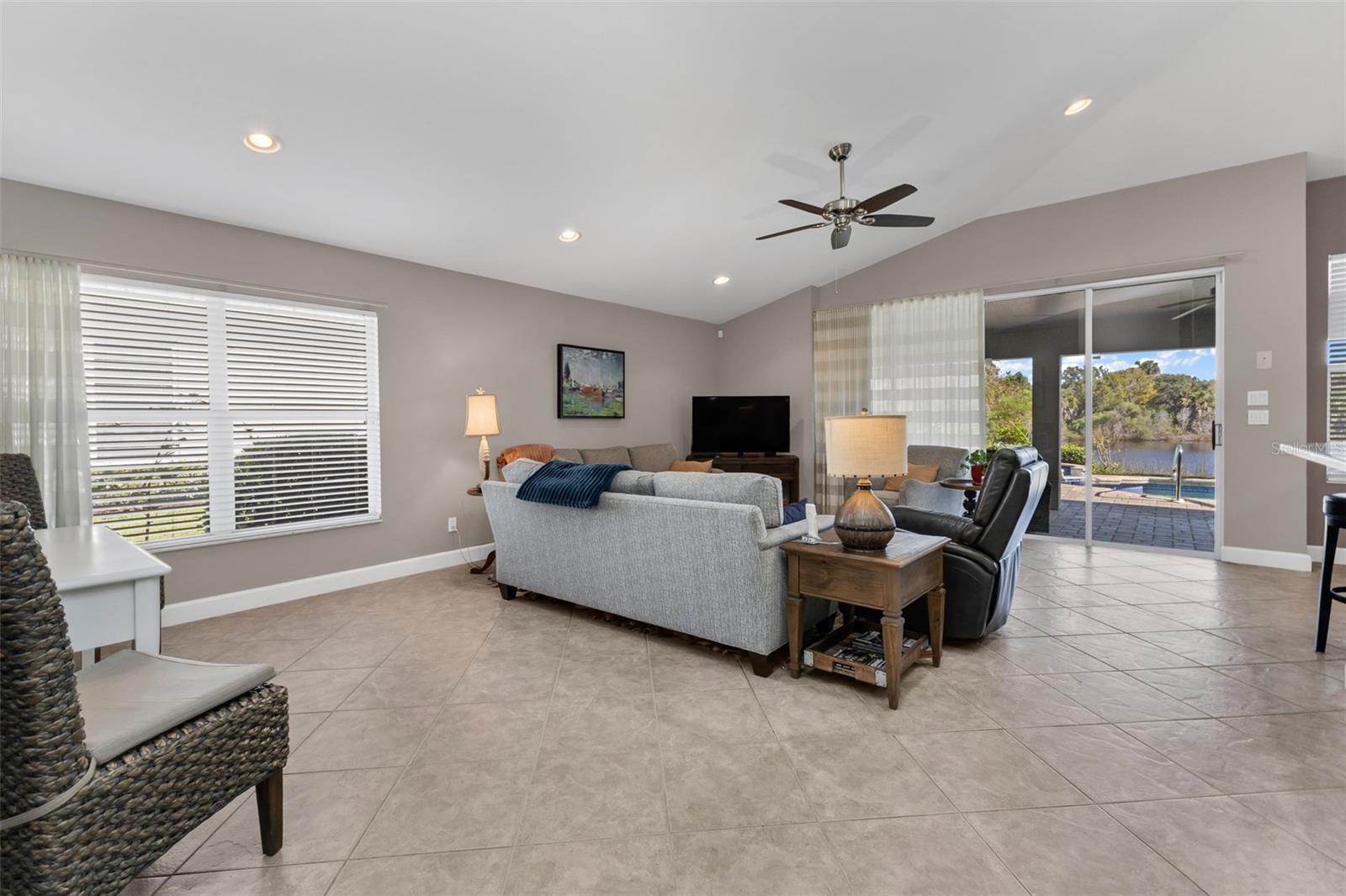 14394 SILVER LAKES CIR
