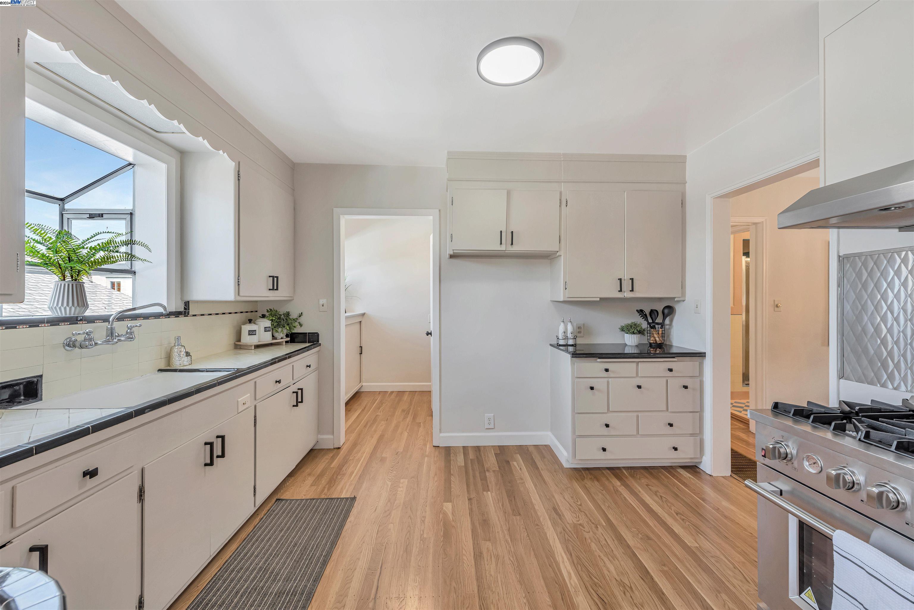 289 Peralta Ave