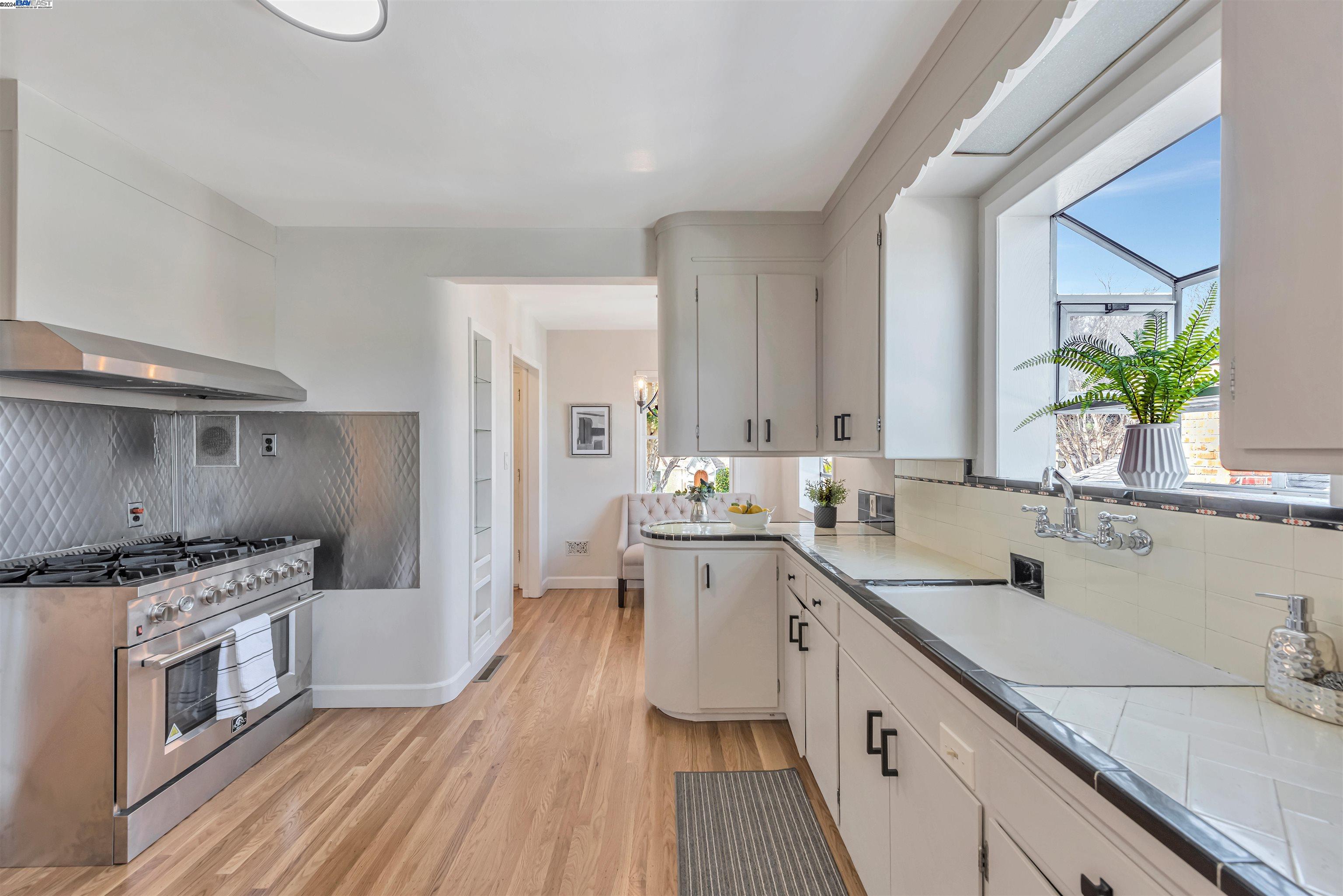 289 Peralta Ave