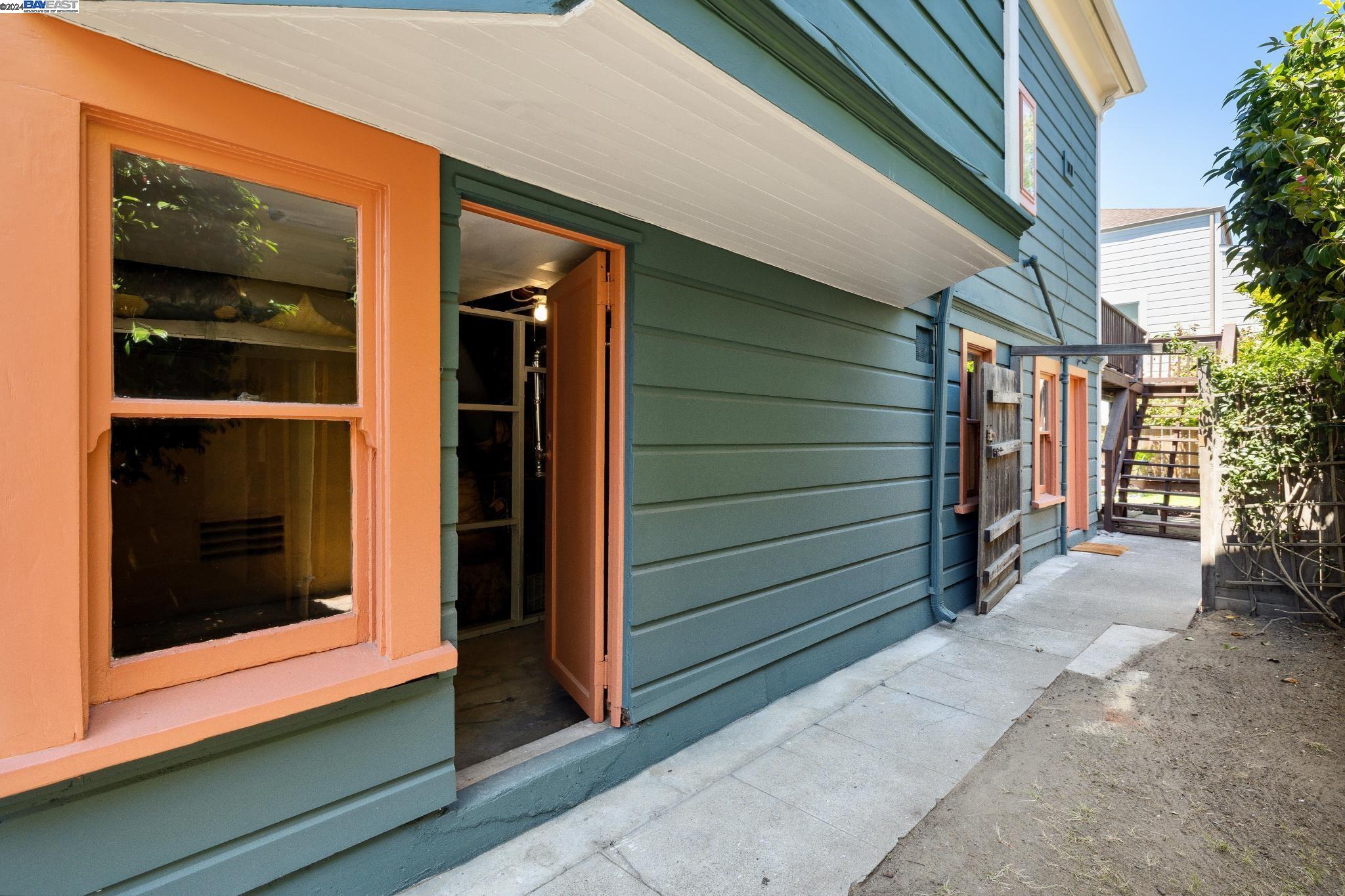 1005 Lincoln Ave
