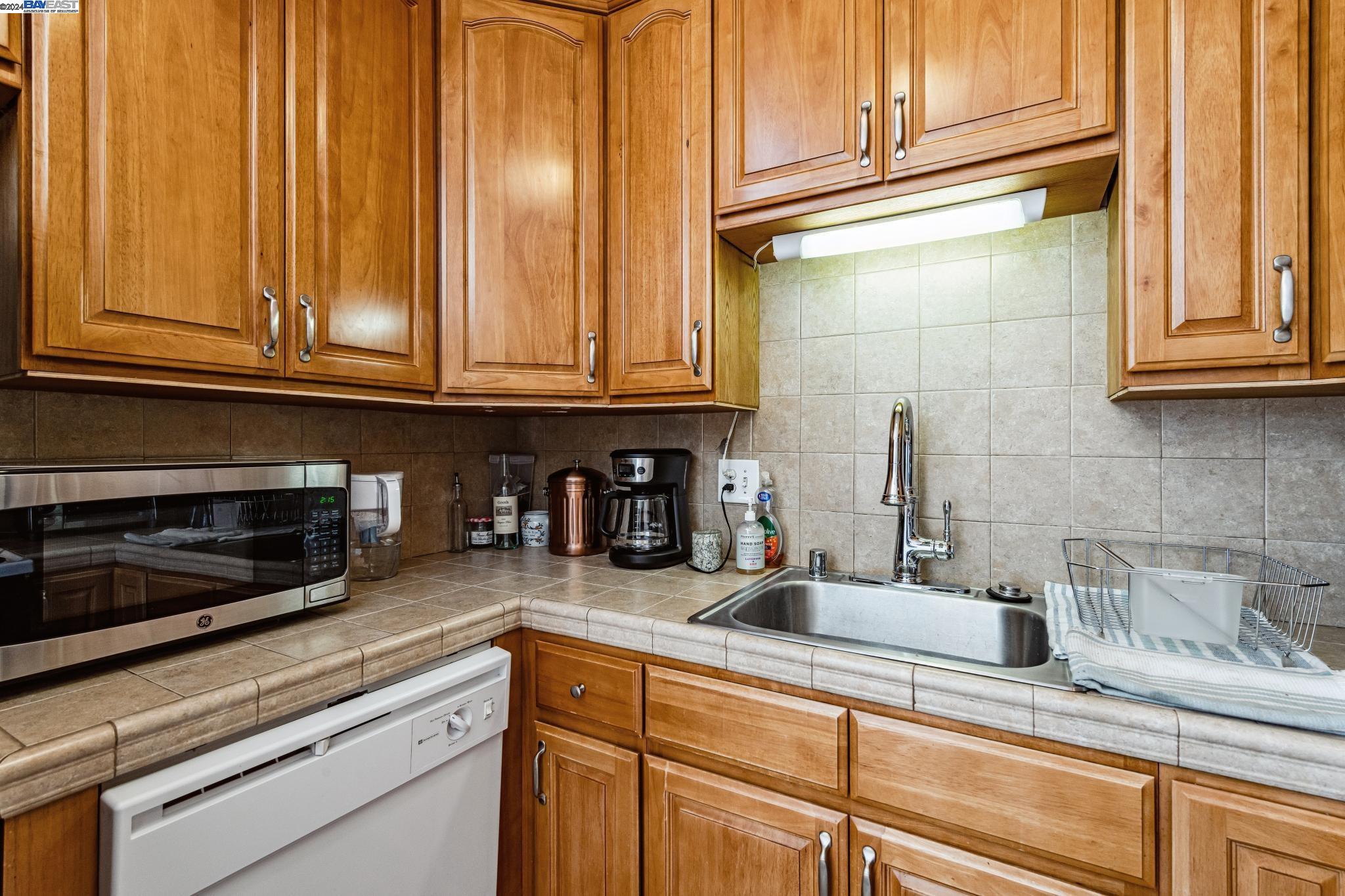 1361 Versailles Ave