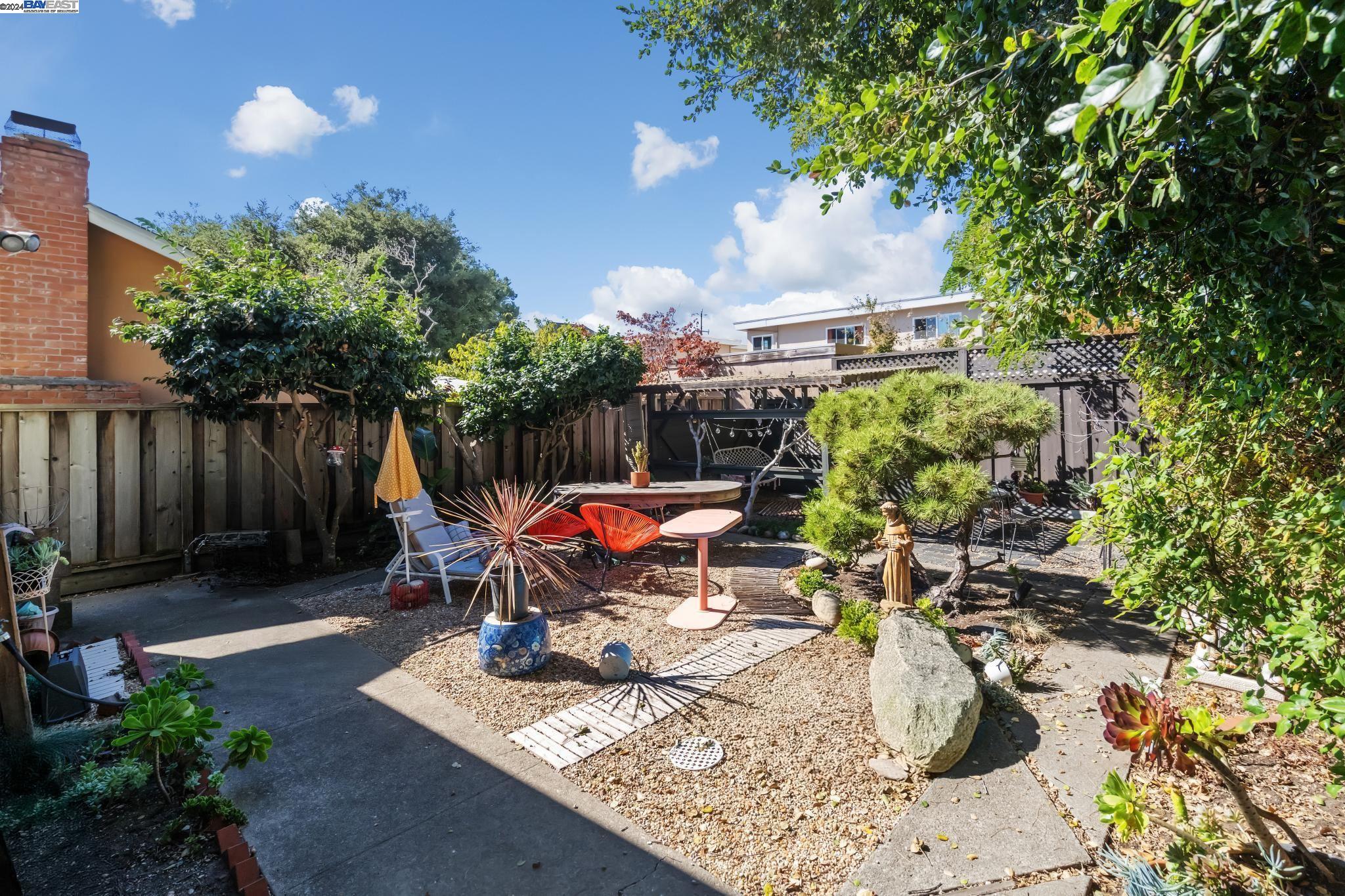 1361 Versailles Ave