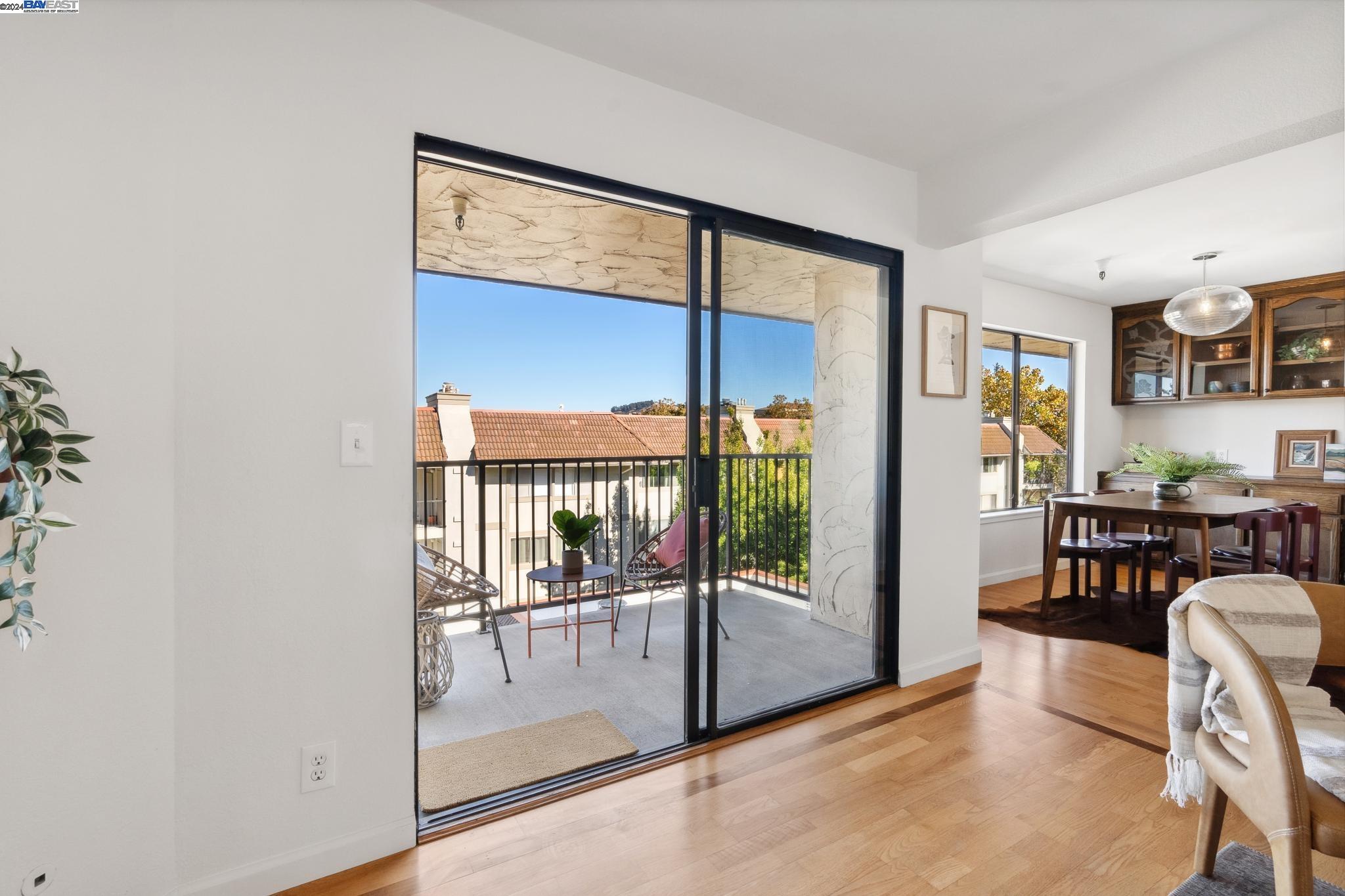 1132 Carpentier St # 404