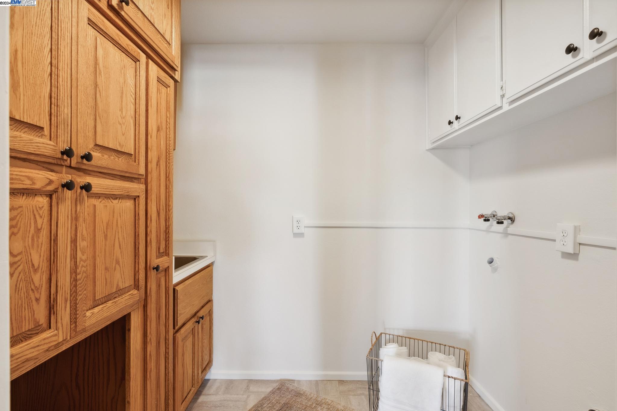 1132 Carpentier St # 404