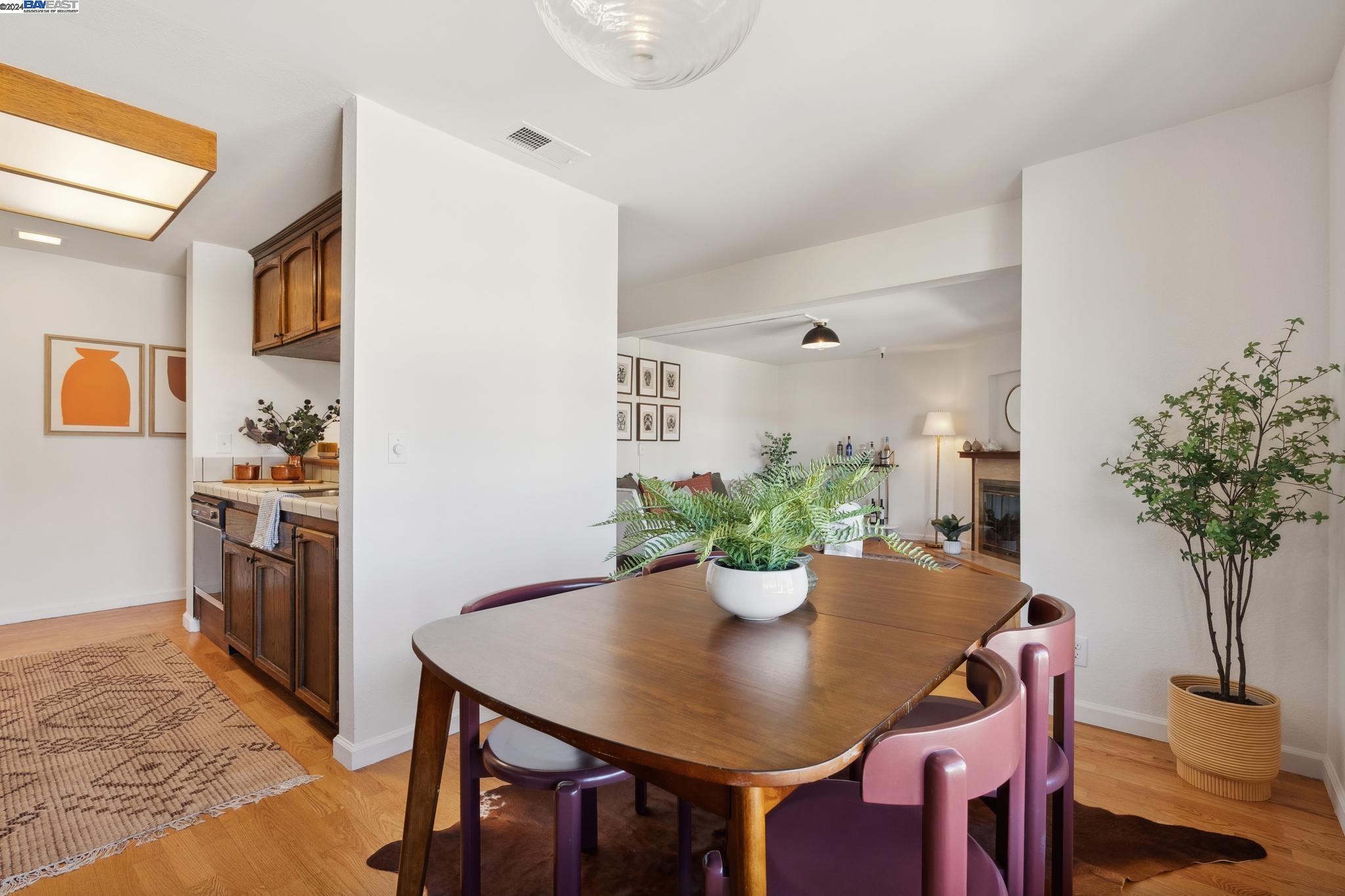 1132 Carpentier St # 404