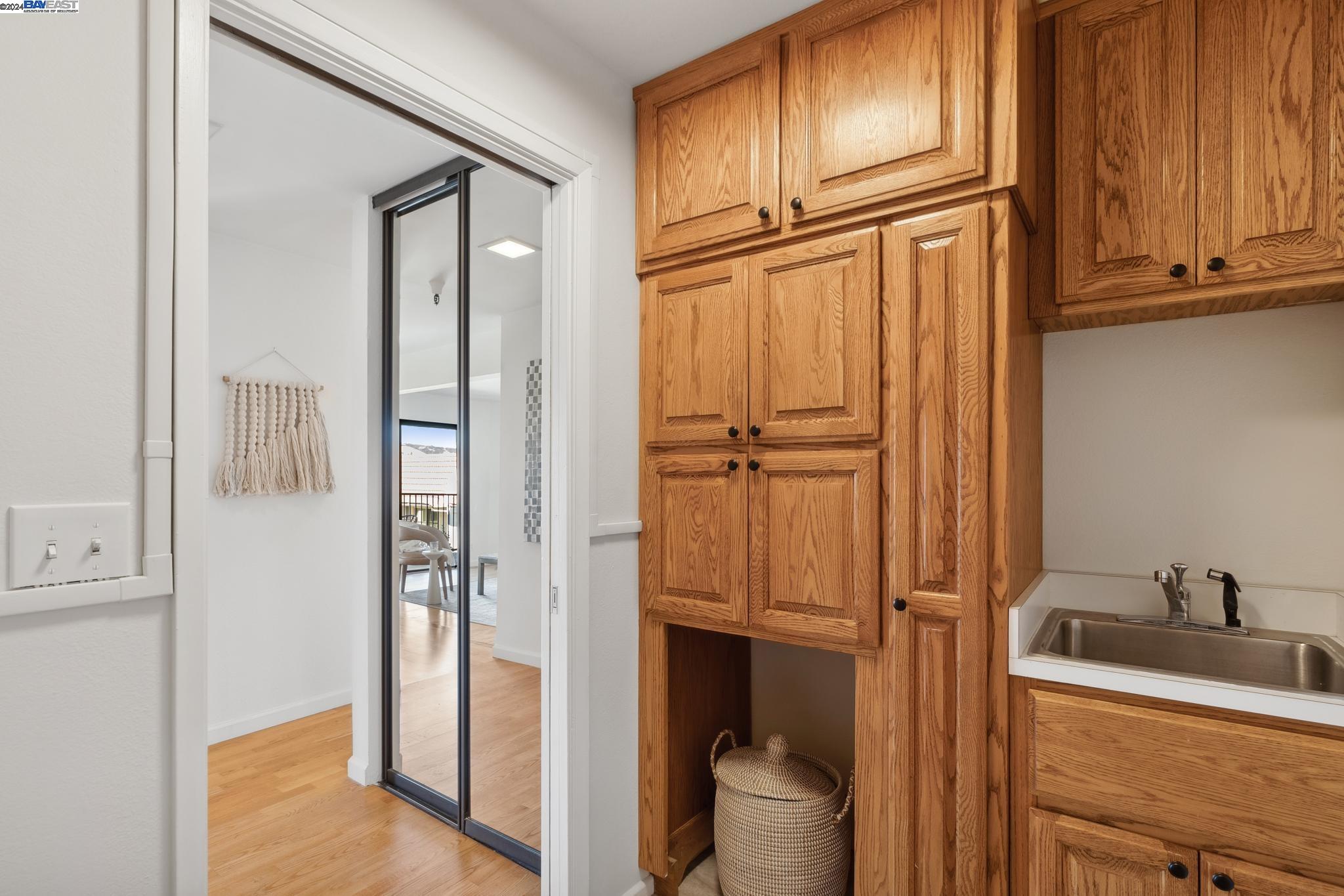 1132 Carpentier St # 404