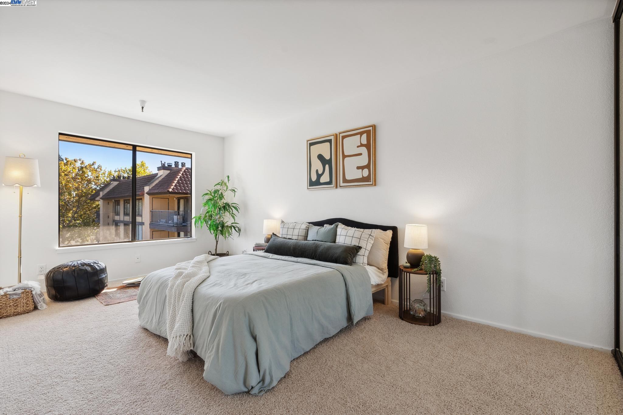 1132 Carpentier St # 404