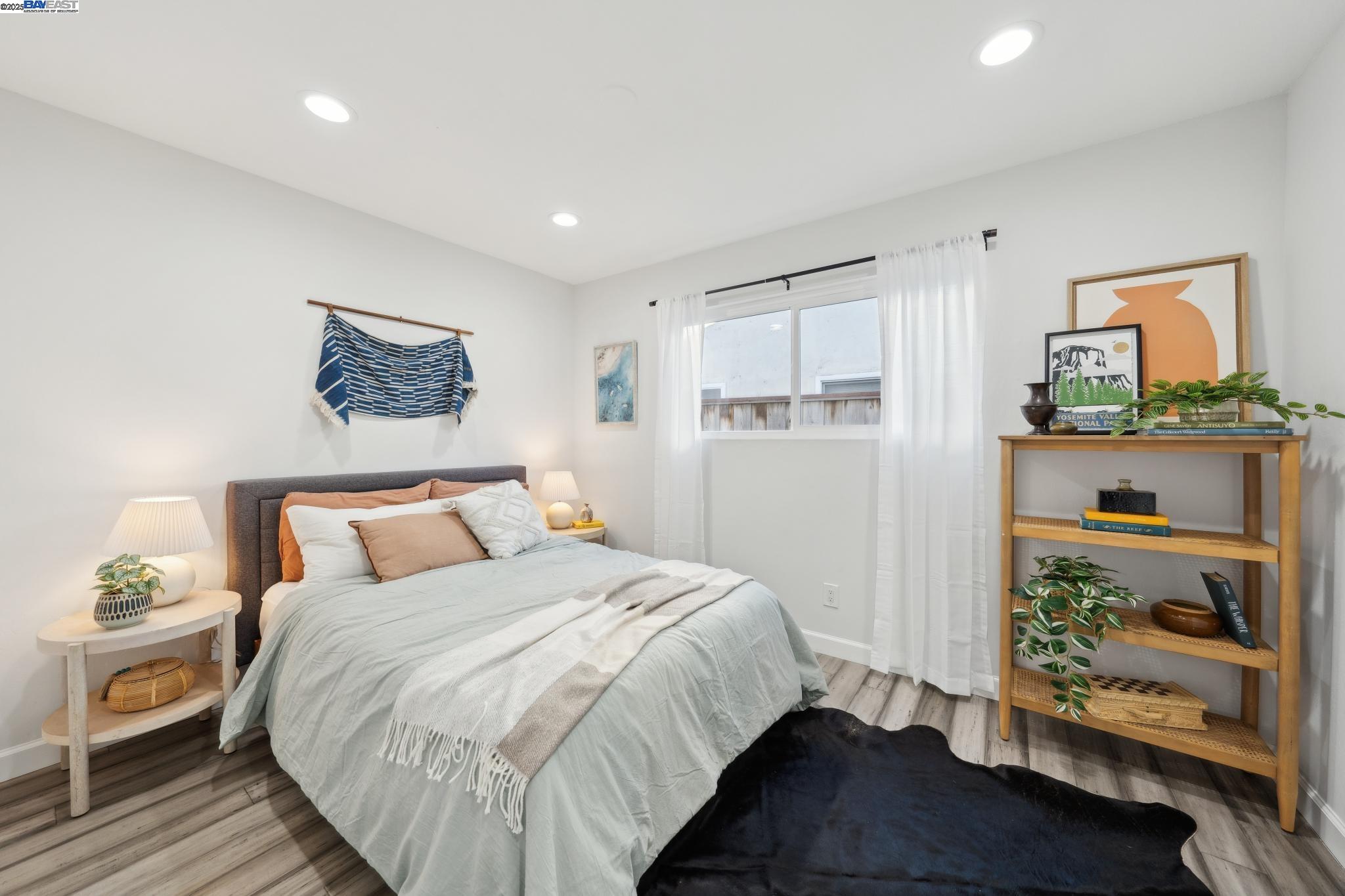 325 Harbor Light Rd