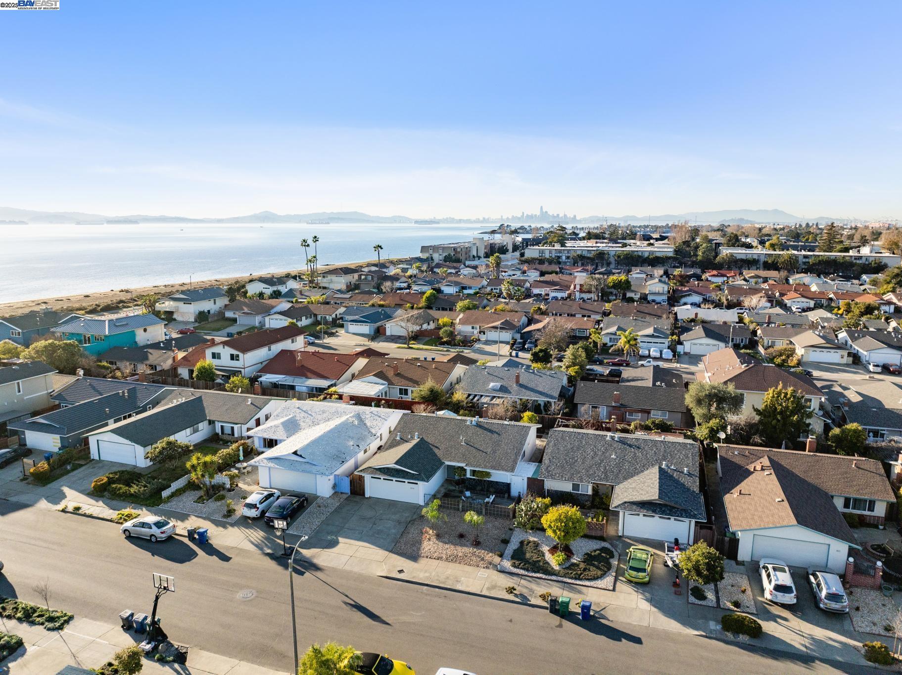 325 Harbor Light Rd