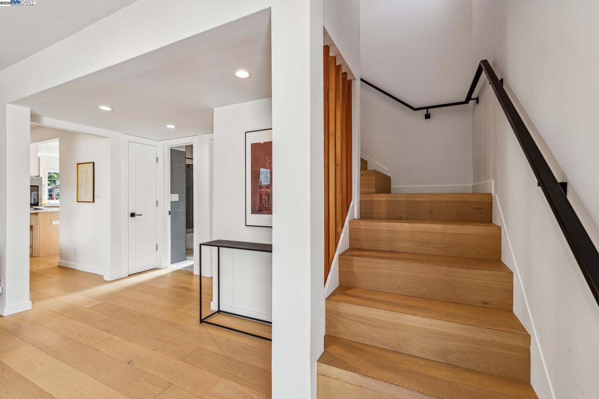 903 Broadway