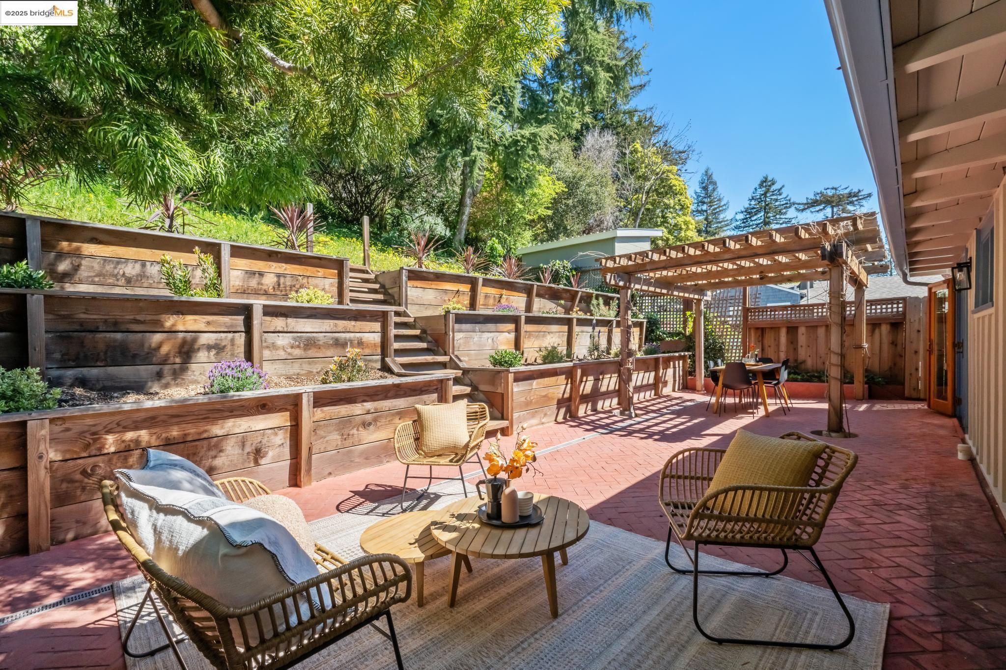1200 MOUNTAIN BLVD