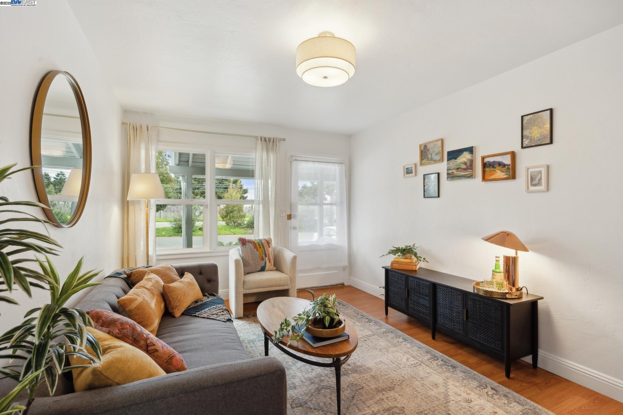 1806 Main