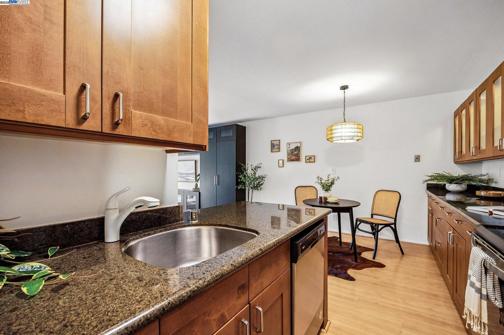 950 Shorepoint Ct # 112