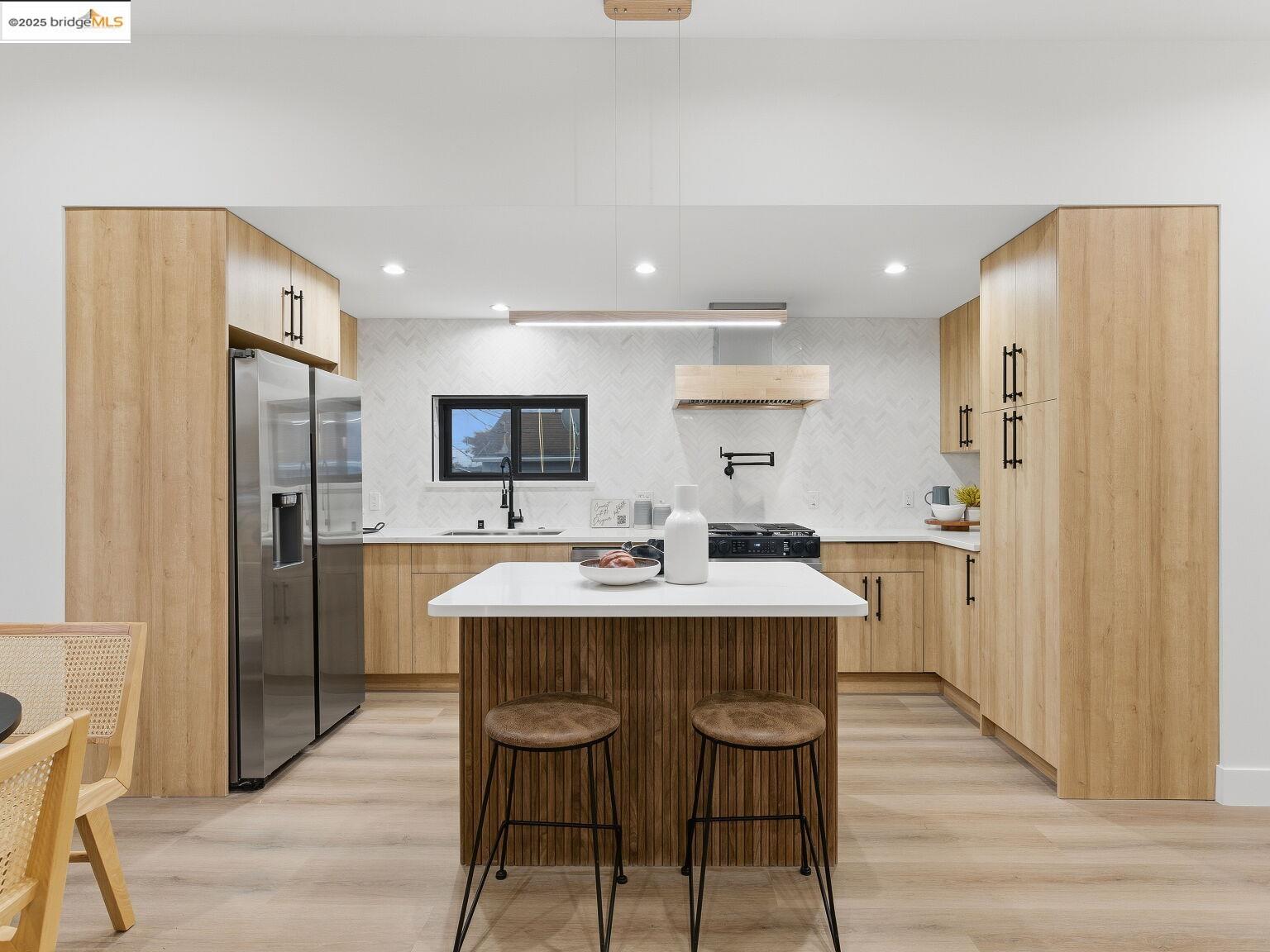 3274 Encinal Ave