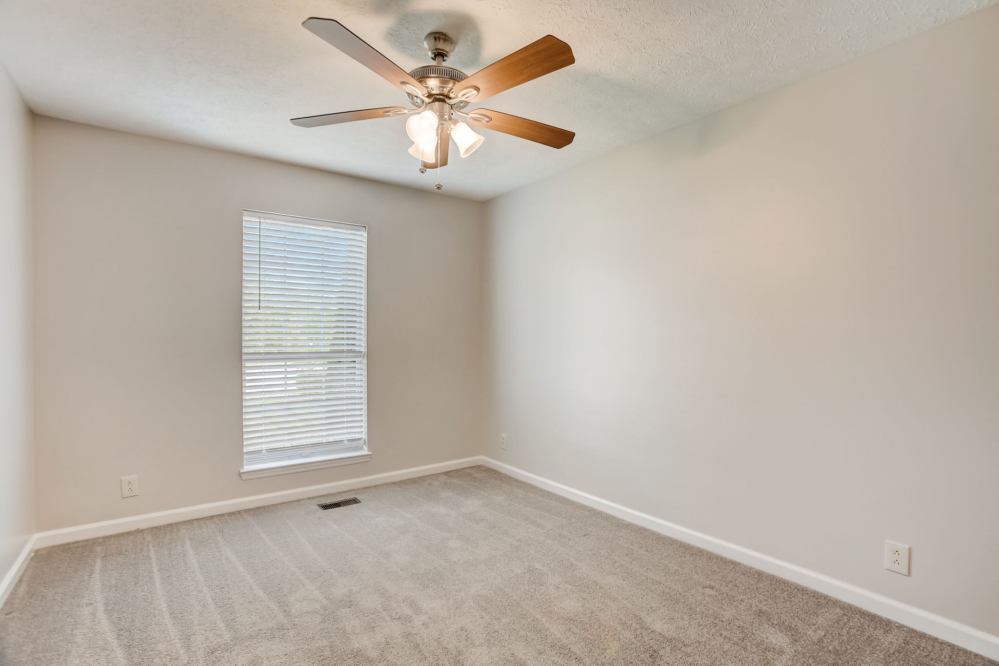 900 Celeste Ct