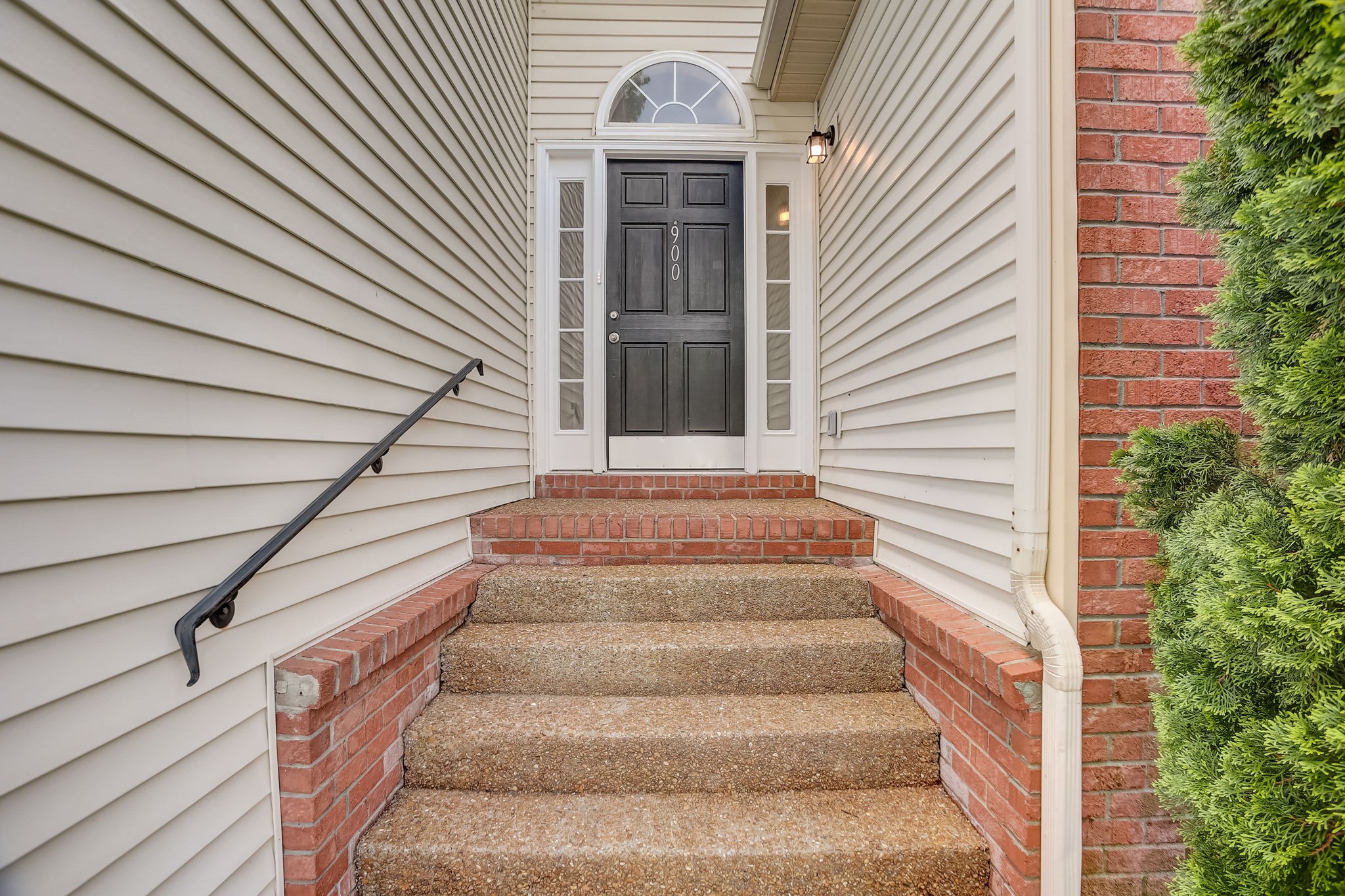 900 Celeste Ct