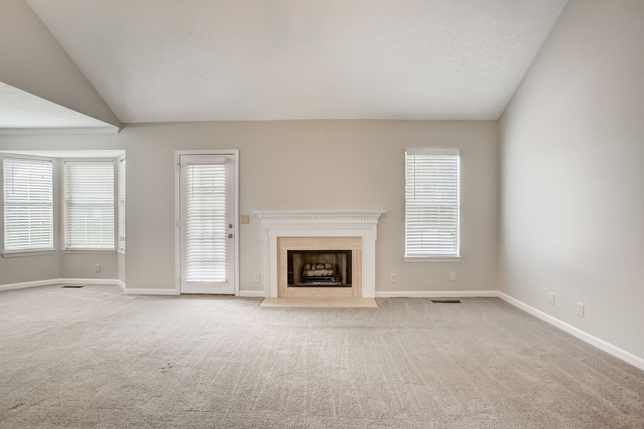 900 Celeste Ct