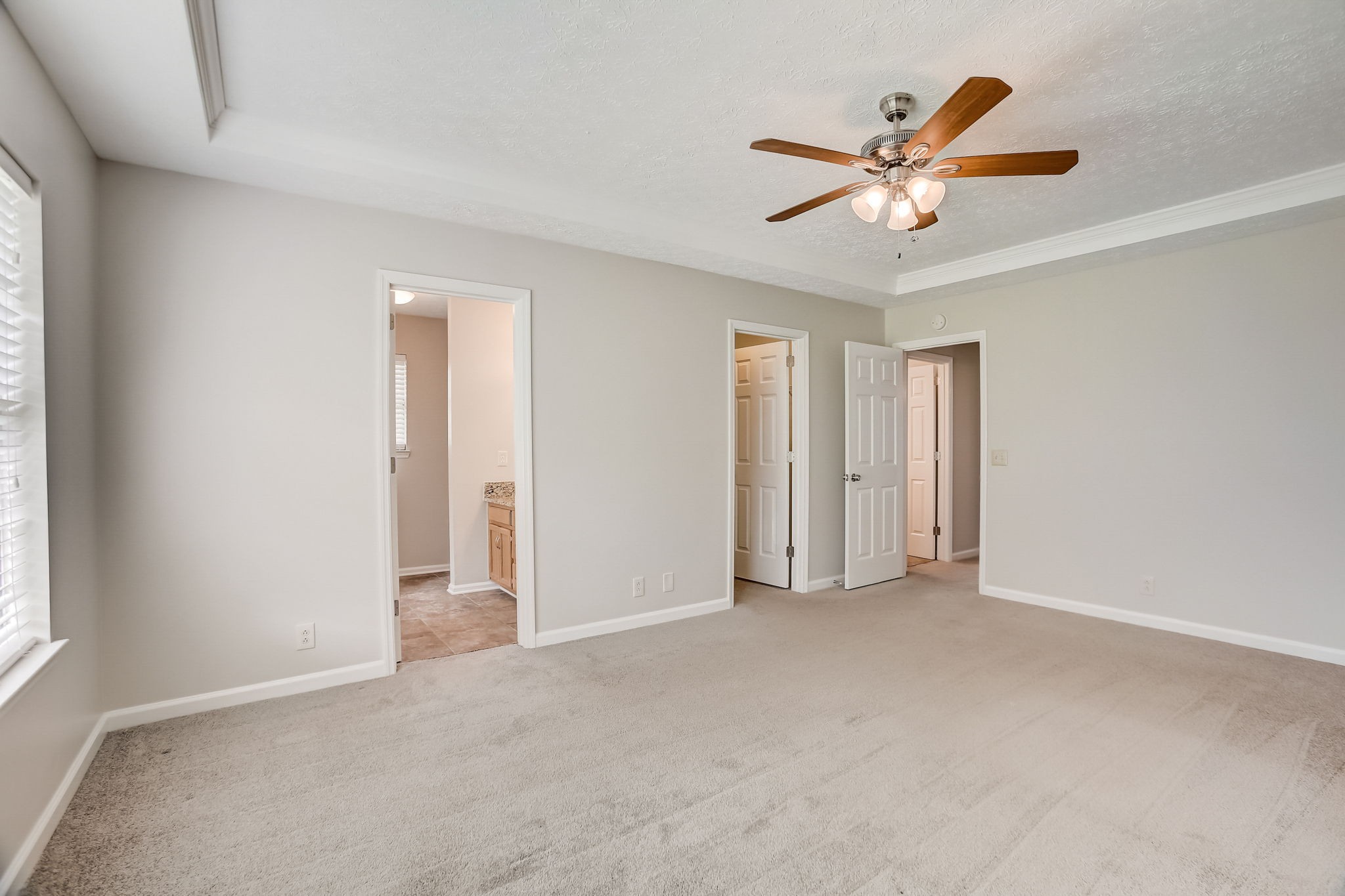 900 Celeste Ct
