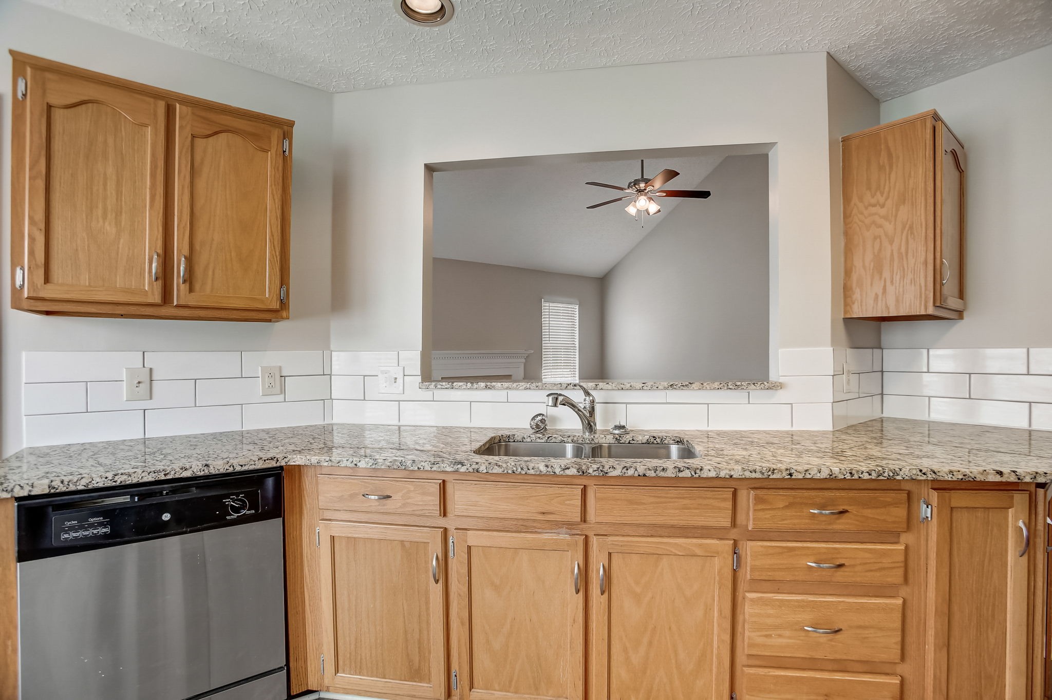 900 Celeste Ct