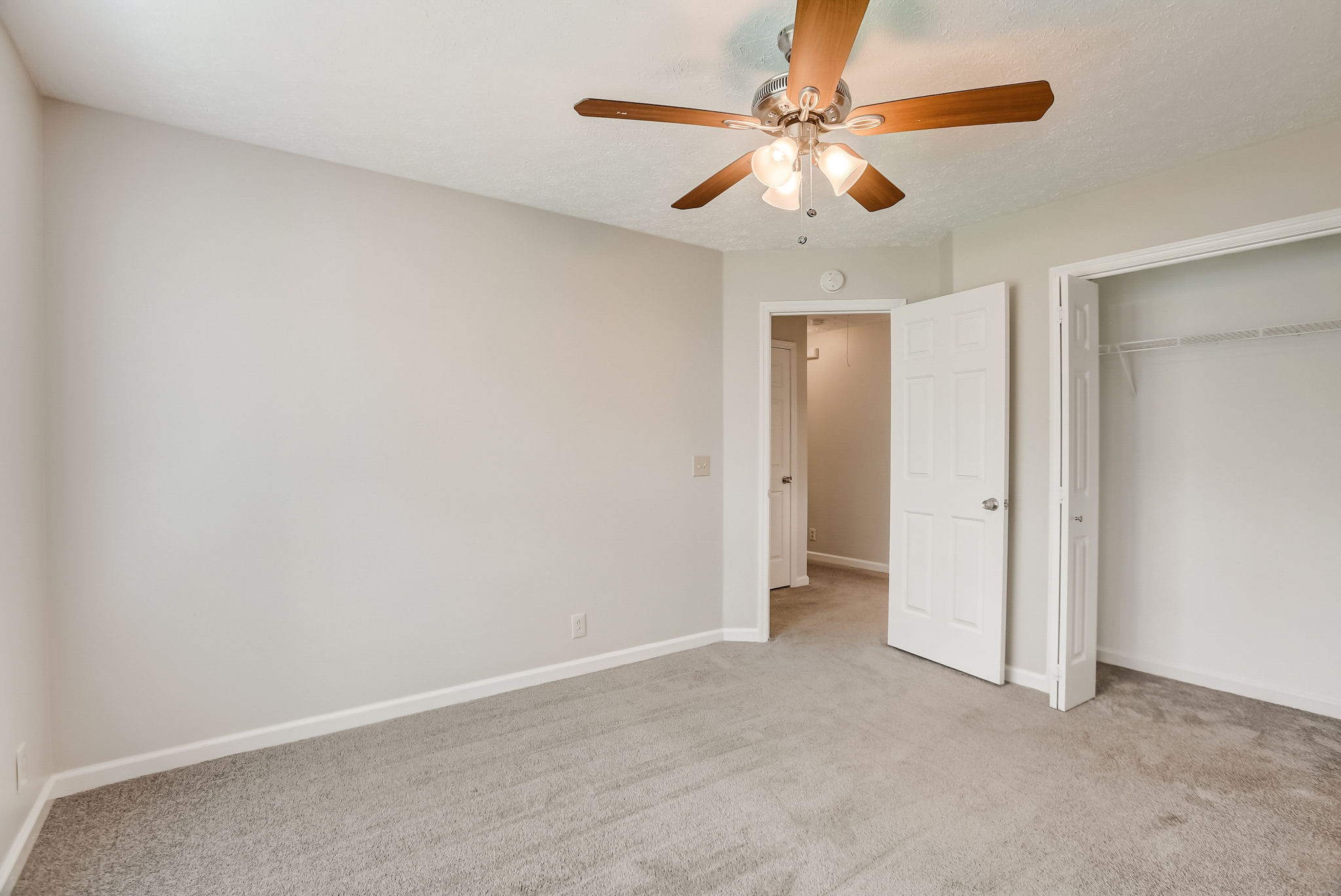 900 Celeste Ct
