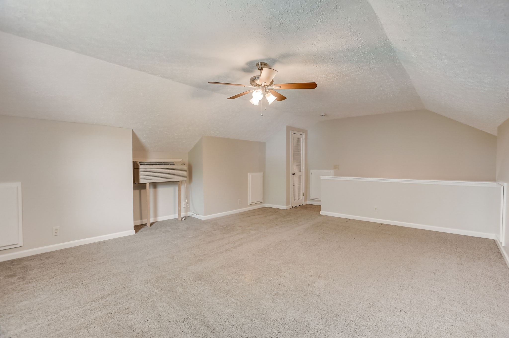 900 Celeste Ct