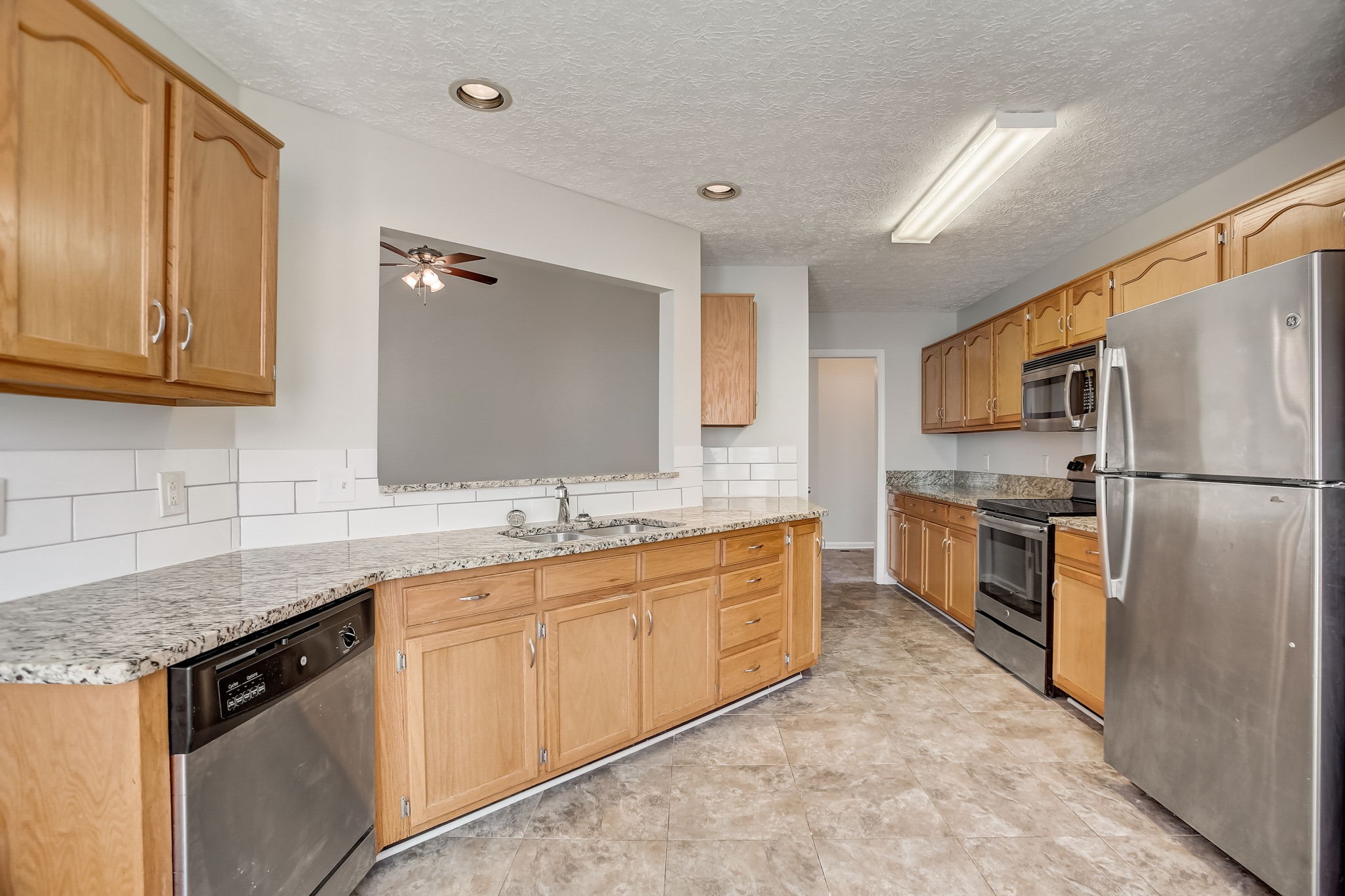 900 Celeste Ct