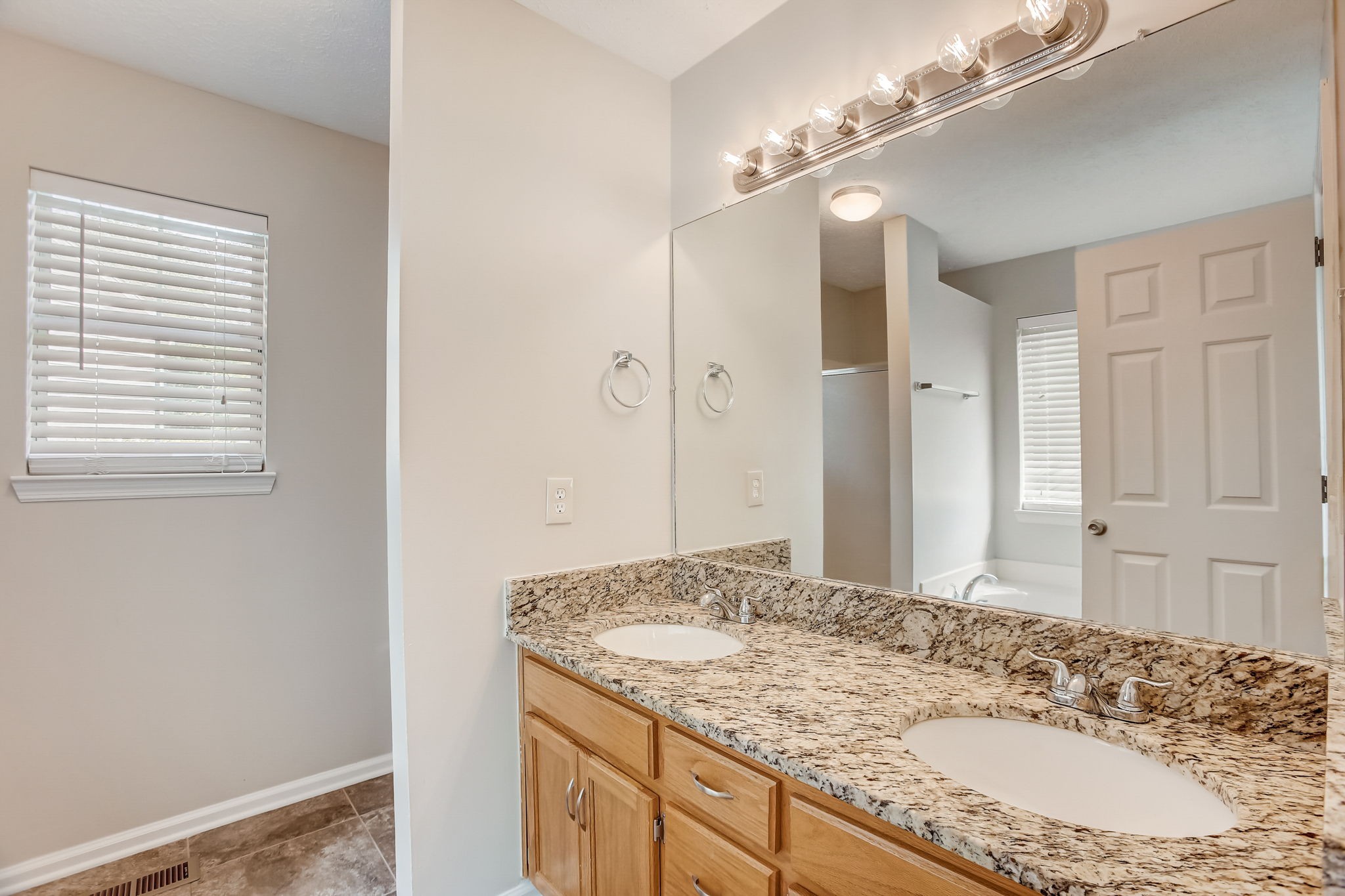 900 Celeste Ct