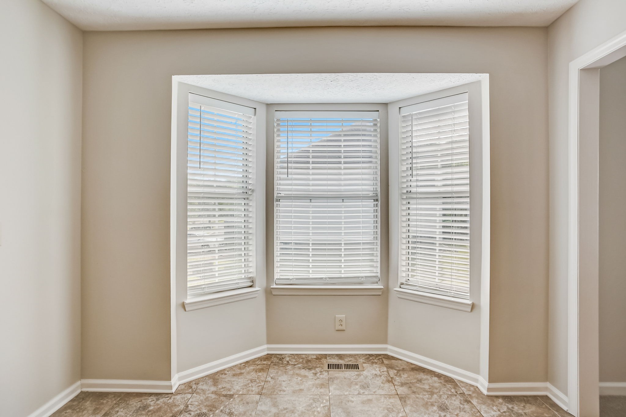 900 Celeste Ct