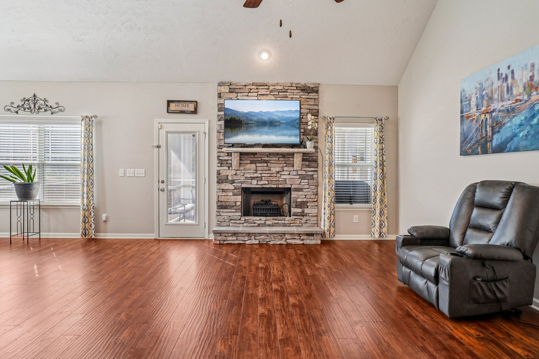 1092 Lady Nashville Dr