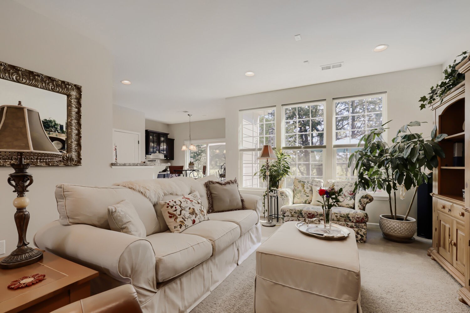 2432 Parkwood Dr