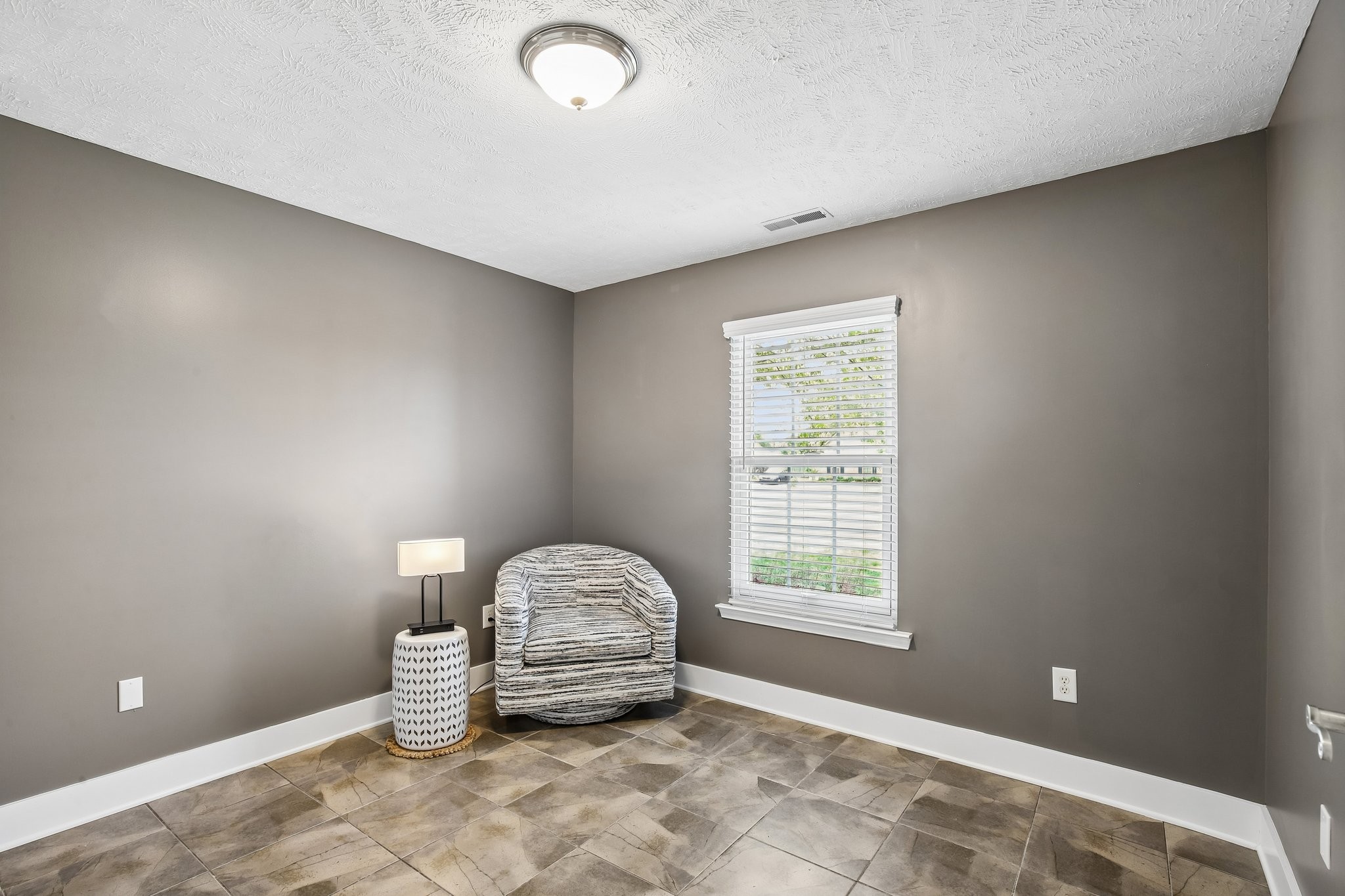 116 Emma Ct
