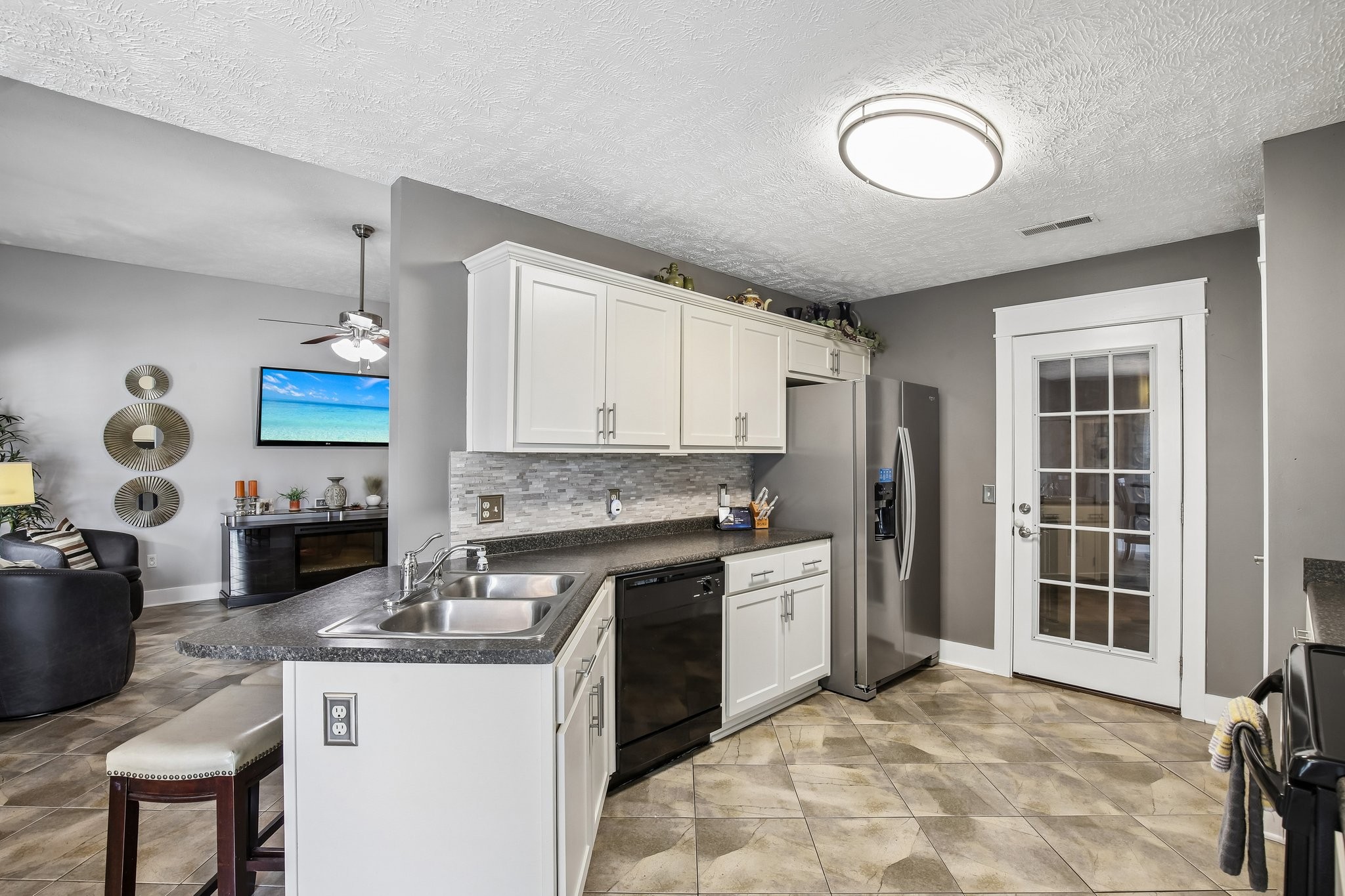 116 Emma Ct