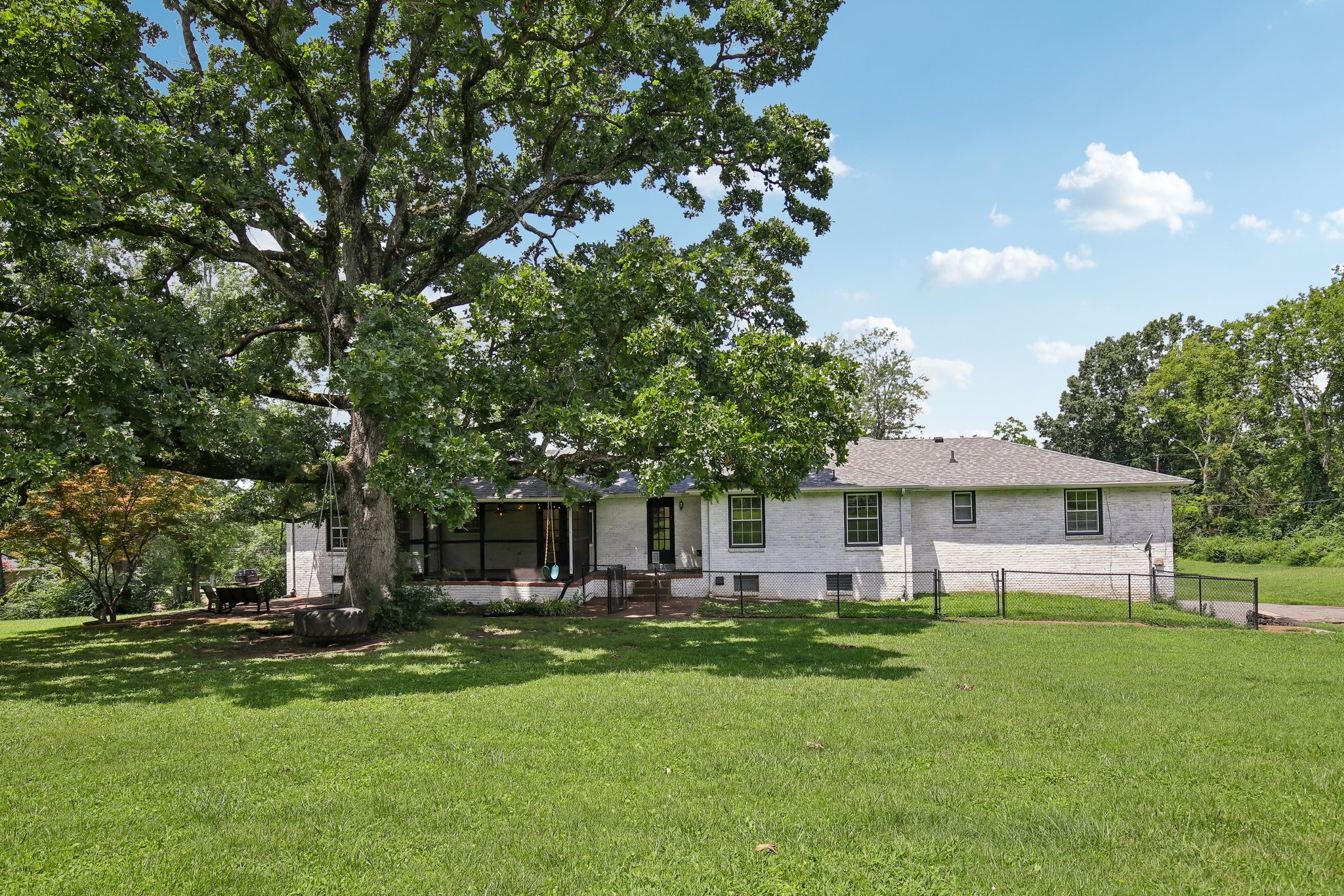463 Walton Ferry Rd