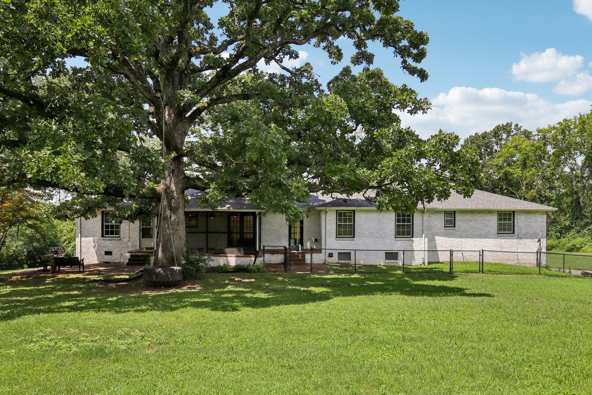 463 Walton Ferry Rd