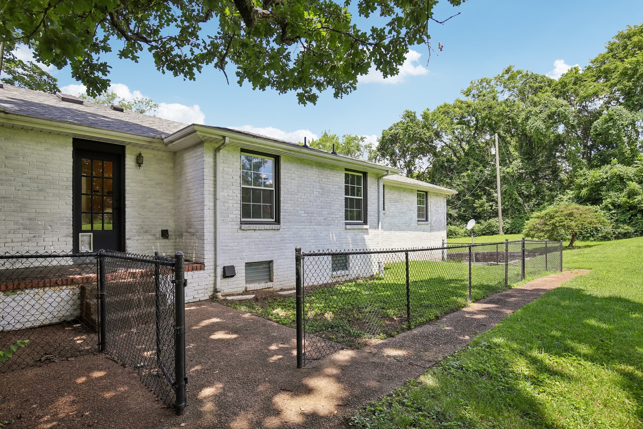 463 Walton Ferry Rd