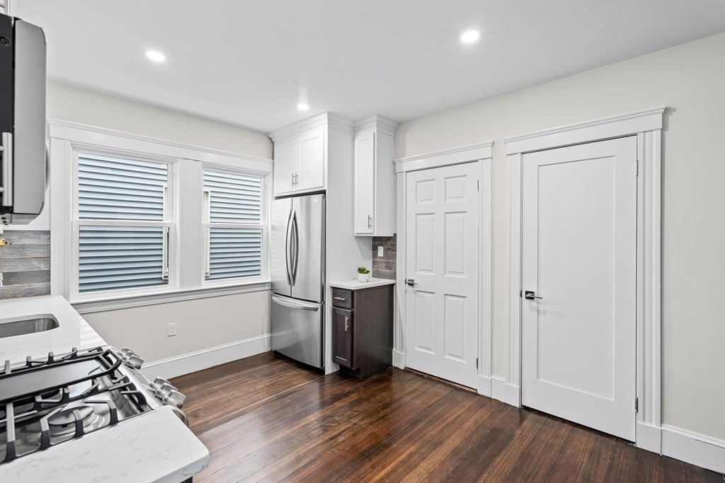 16 Hallam Street # 2