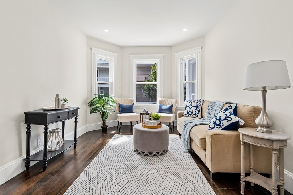 16 Hallam Street # 2