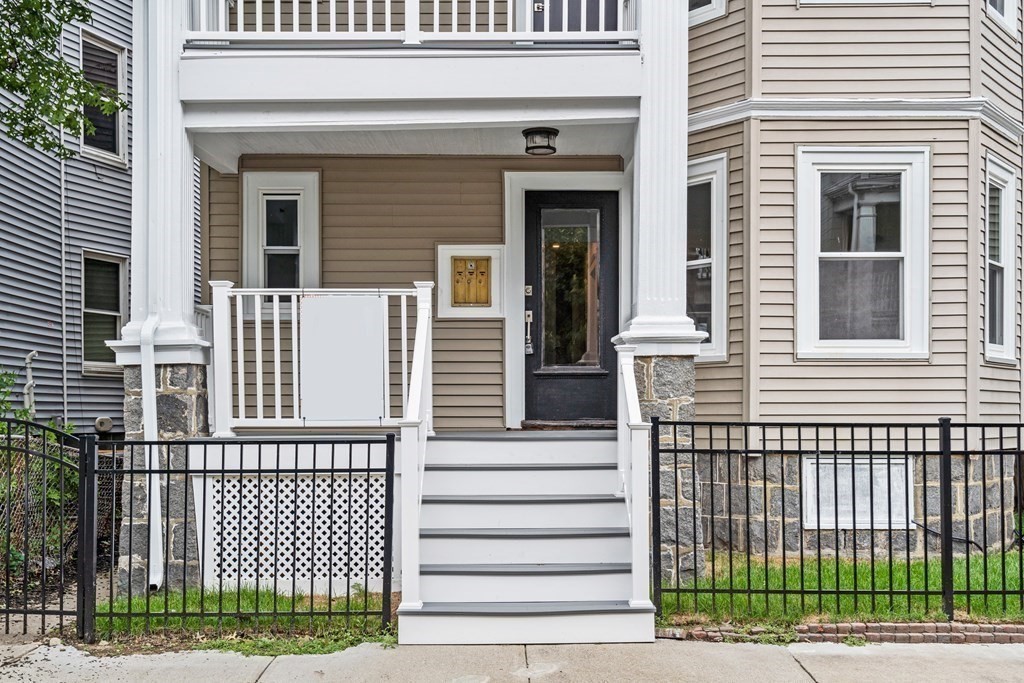 16 Hallam Street # 2