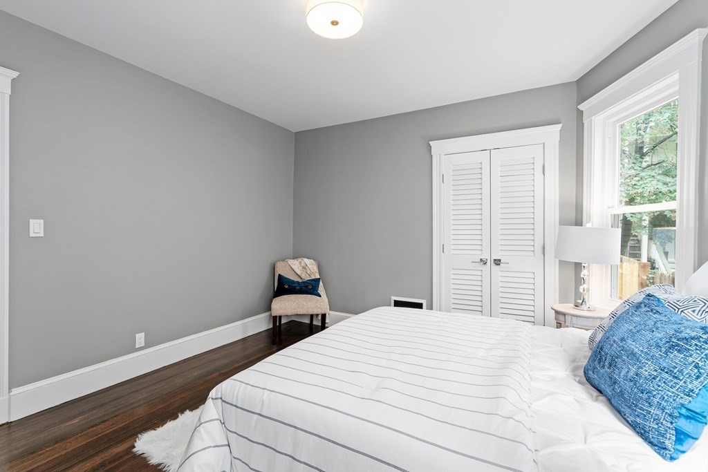 16 Hallam Street # 2