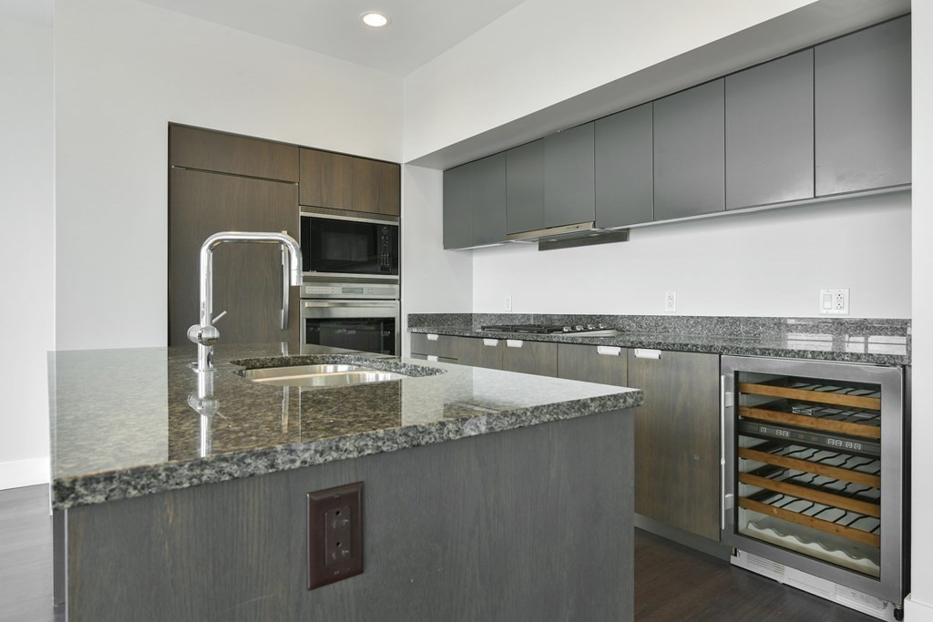 110 Stuart Street # 24E