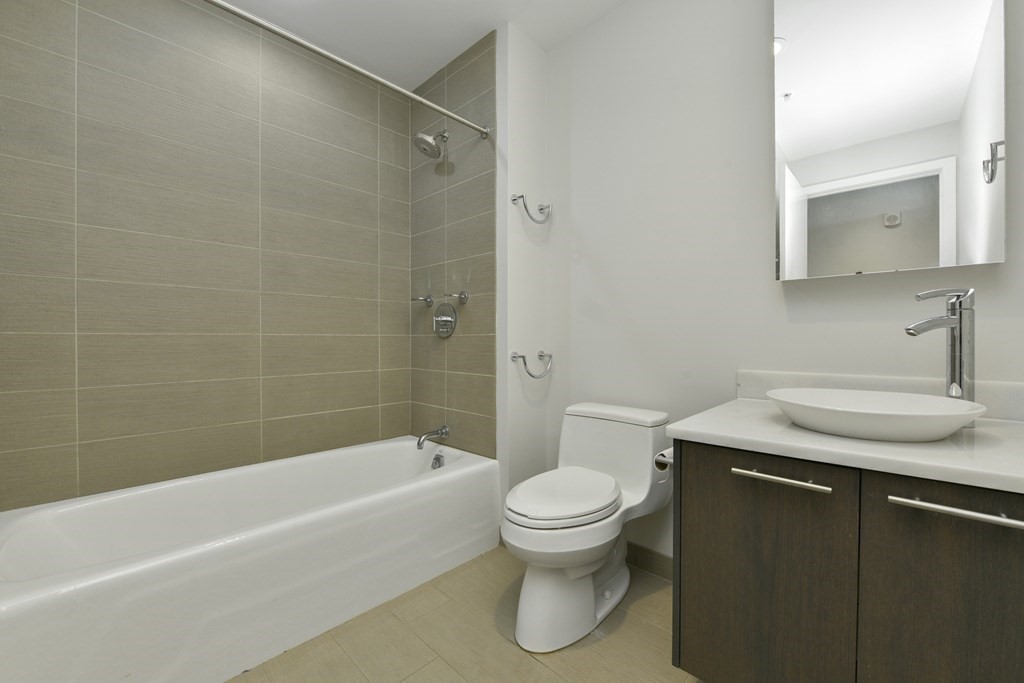 110 Stuart Street # 24E