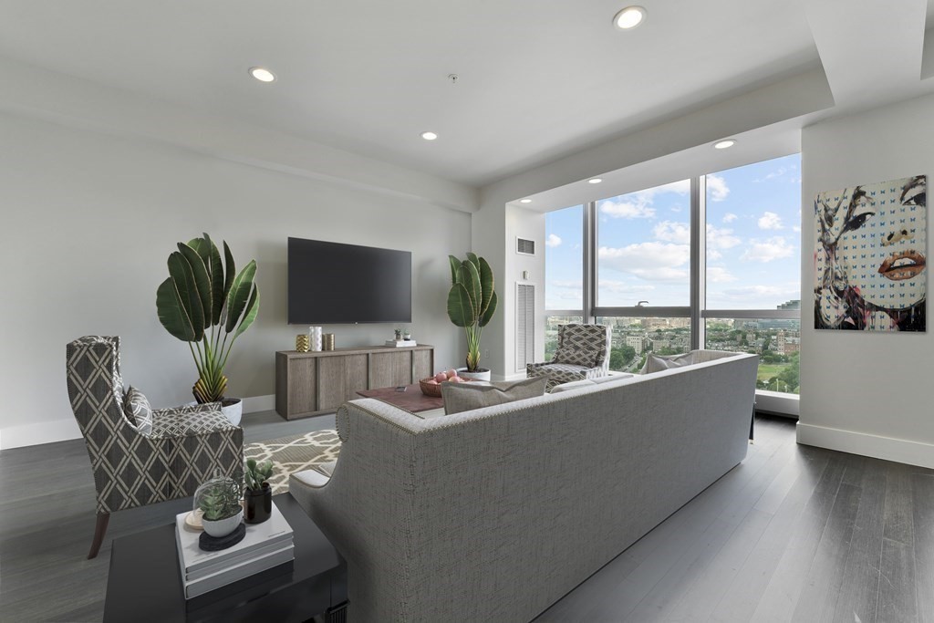 110 Stuart Street # 24E