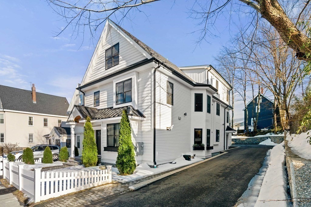 52 Cohasset St # 1