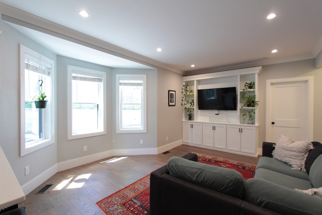 52 Cohasset St # 1