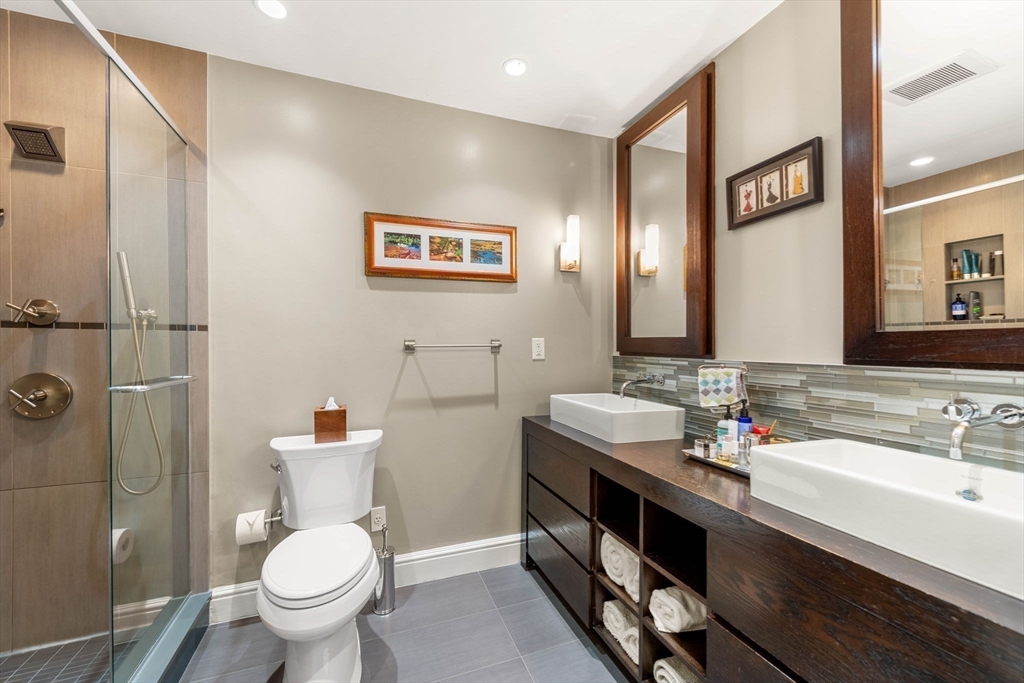 296 Commonwealth Ave # 1